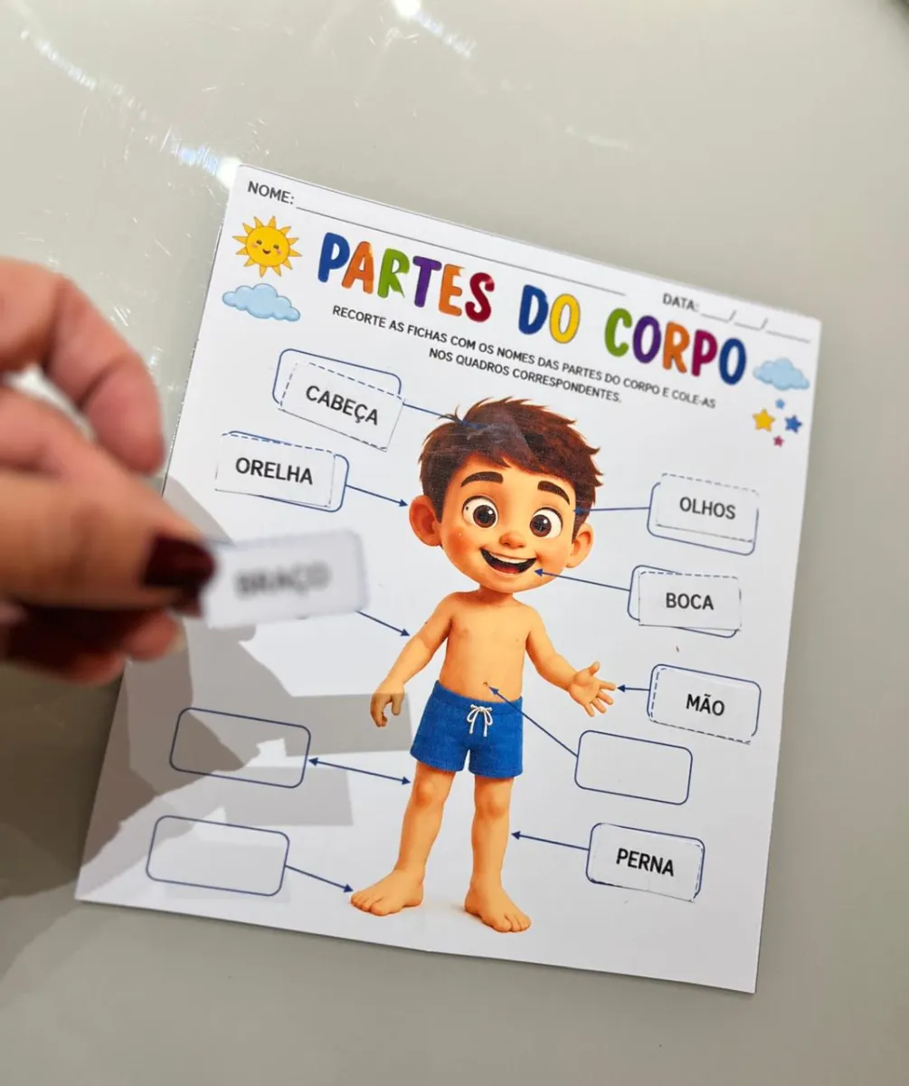 Partes do Corpo Humano - Recurso Pedagógico Alfabetização — amostra 2: Atividade pedagógica de recorte e colagem sobre as…