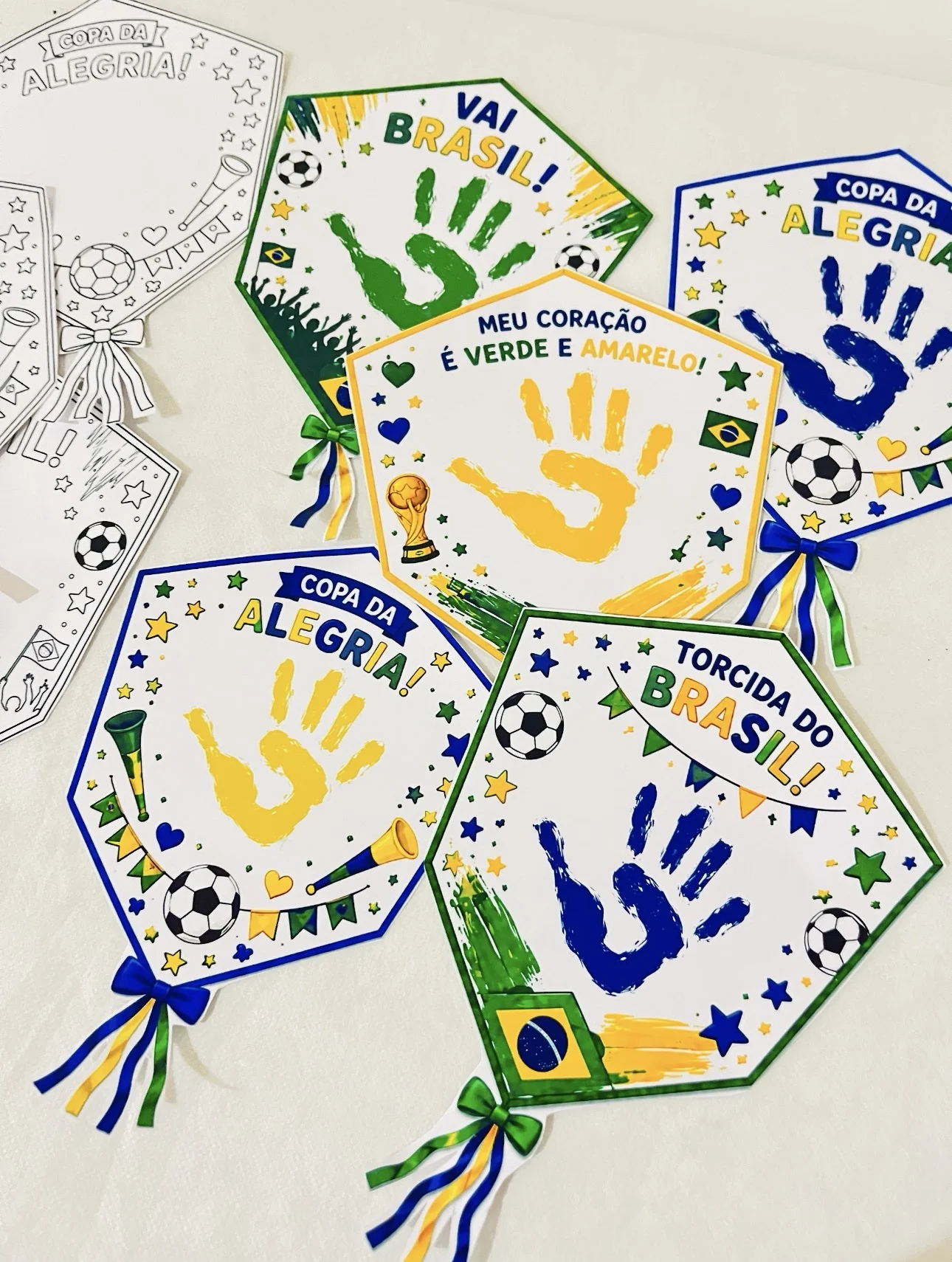 Pipa da copa — amostra 1: PIPAS DA COPA 🇧🇷 Atividade criativa com mãozinhas para deixar a torcida ainda mais divertida