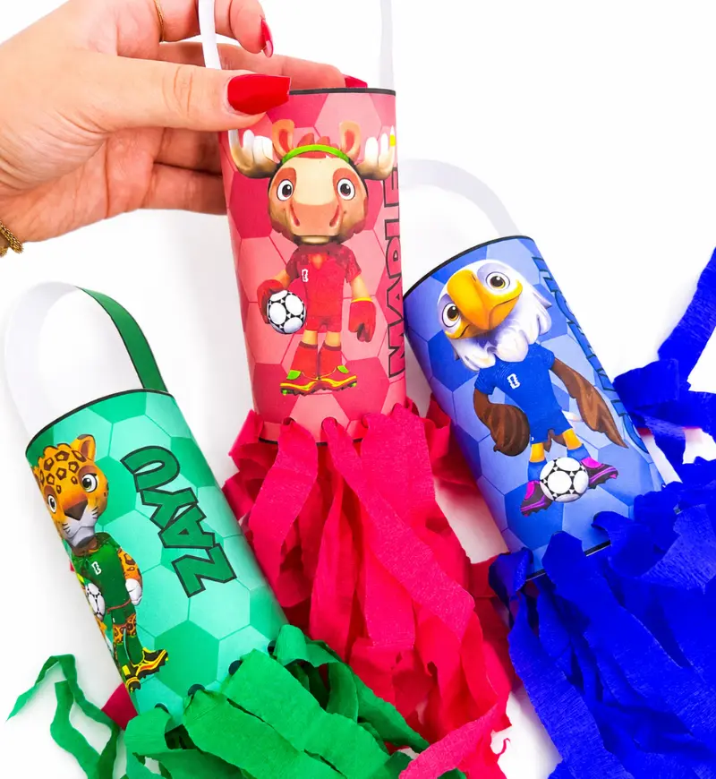 Pipa de mão com mascotes da Copa 2026 para imprimir — amostra 1: Pipa de mão com mascotes da Copa 2026