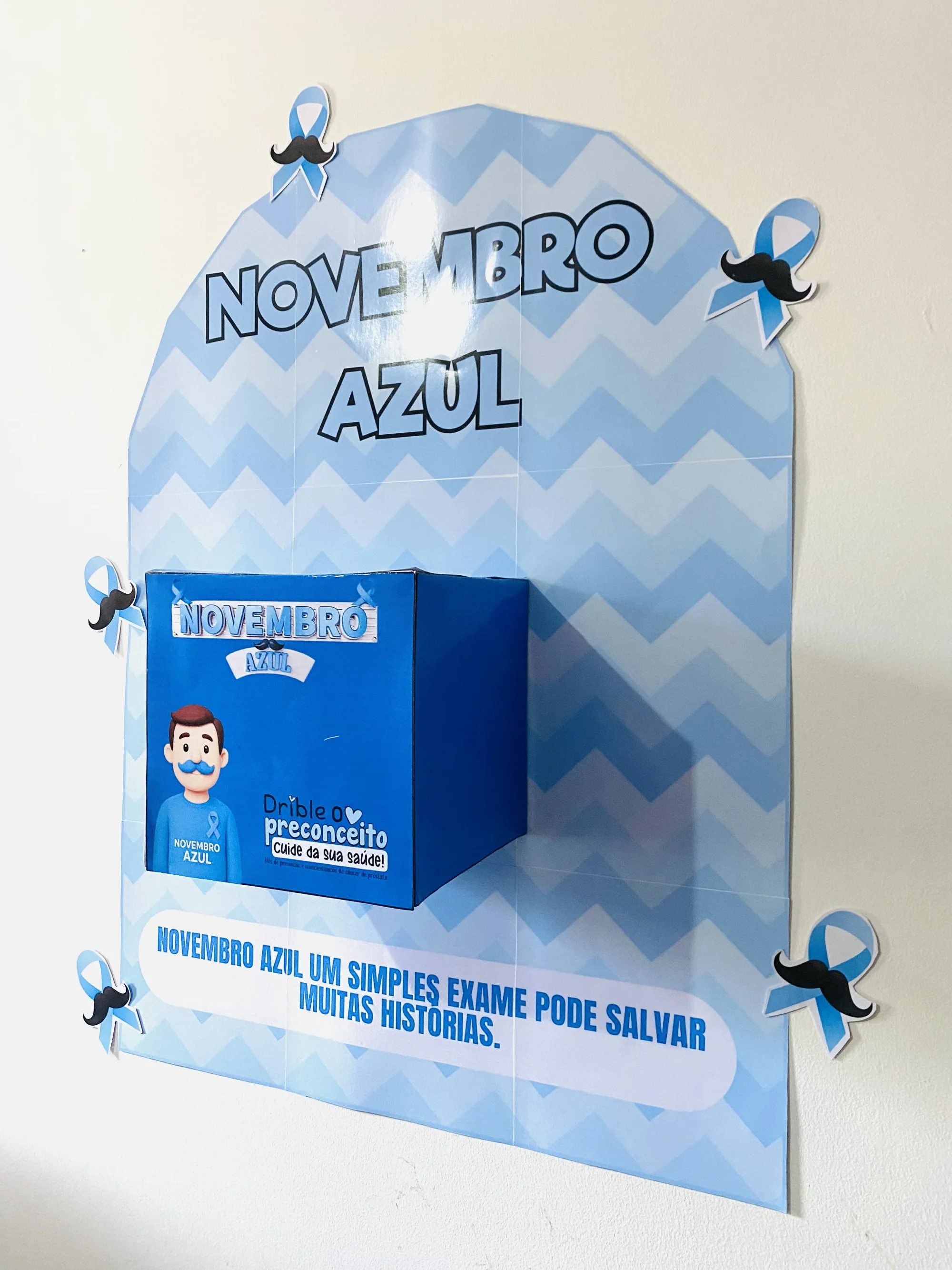 PLR - Novembro Azul na Escola: Painel com Caixa e 24 Fichas — amostra 5: Painel Novembro Azul com caixa especial e 24…