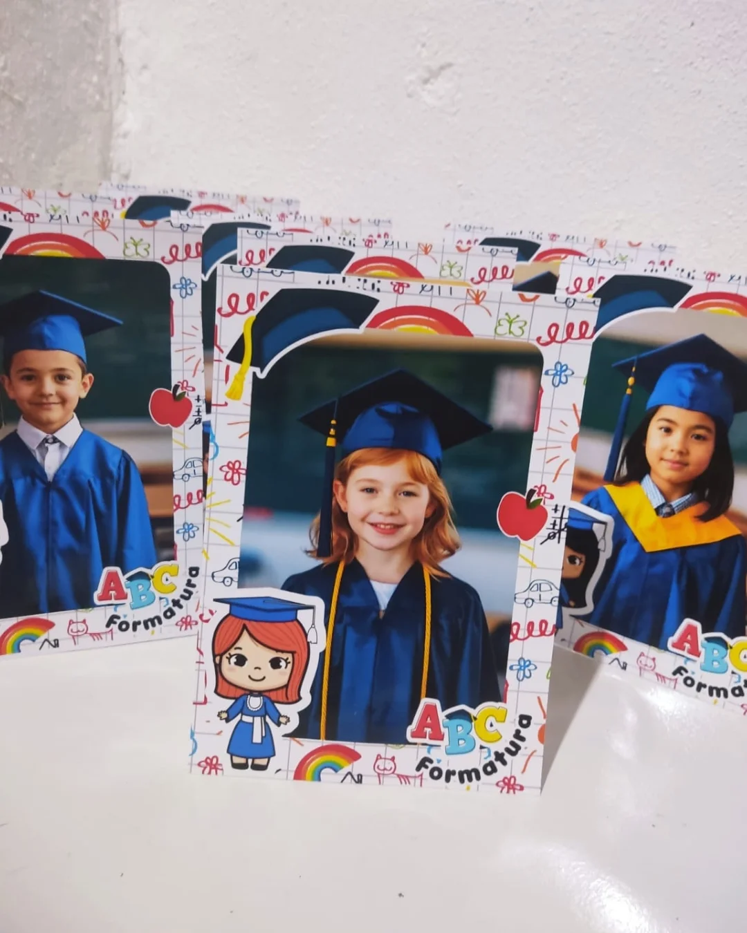 PORTA-RETRATO EDITÁVEL PERSONALIZADO – FORMATURA — amostra 1: Guarde para sempre esse momento tão especial com o… PORTA-RETRATO EDITÁVEL PERSONALIZADO – FORMATURA — amostra 1: Guarde para sempre esse momento tão especial com o…
