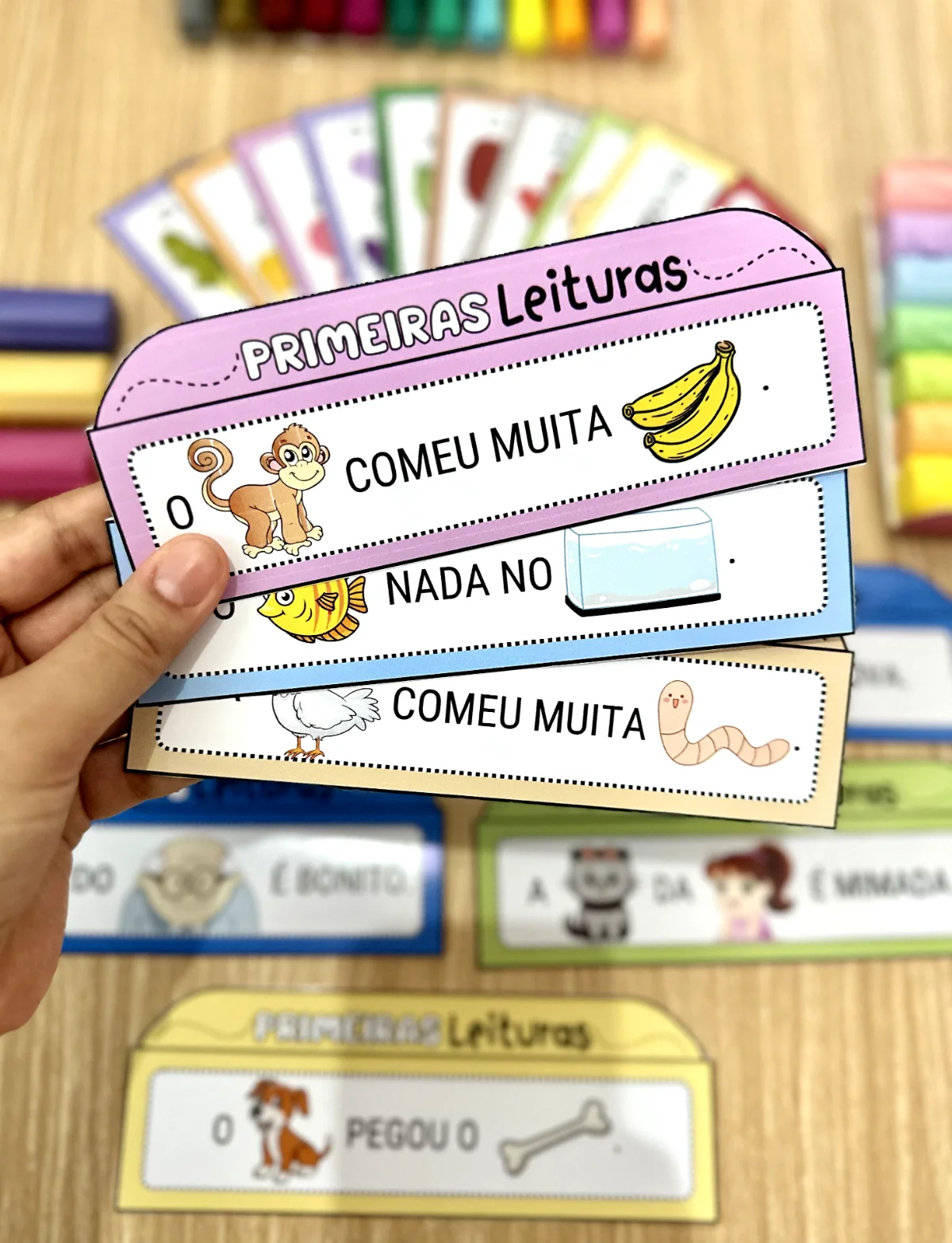 Primeiras Leituras — amostra 6: Material com 20 frases simples e ilustradas para estimular a leitura inicial de forma leve…