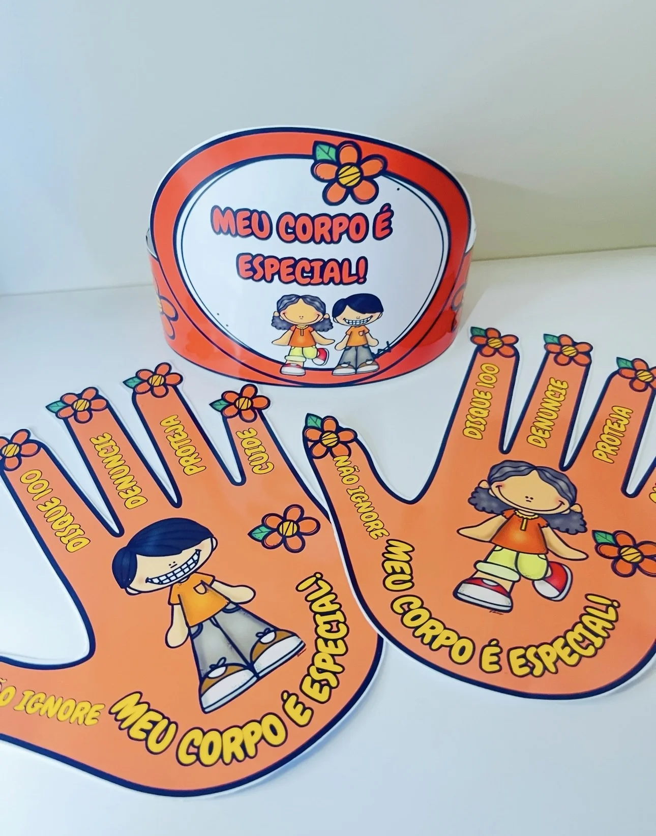 Produto — amostra 1: 🧡✋ Coroa e Placa Mãozinha – Maio Laranja com Amor e Conscientização