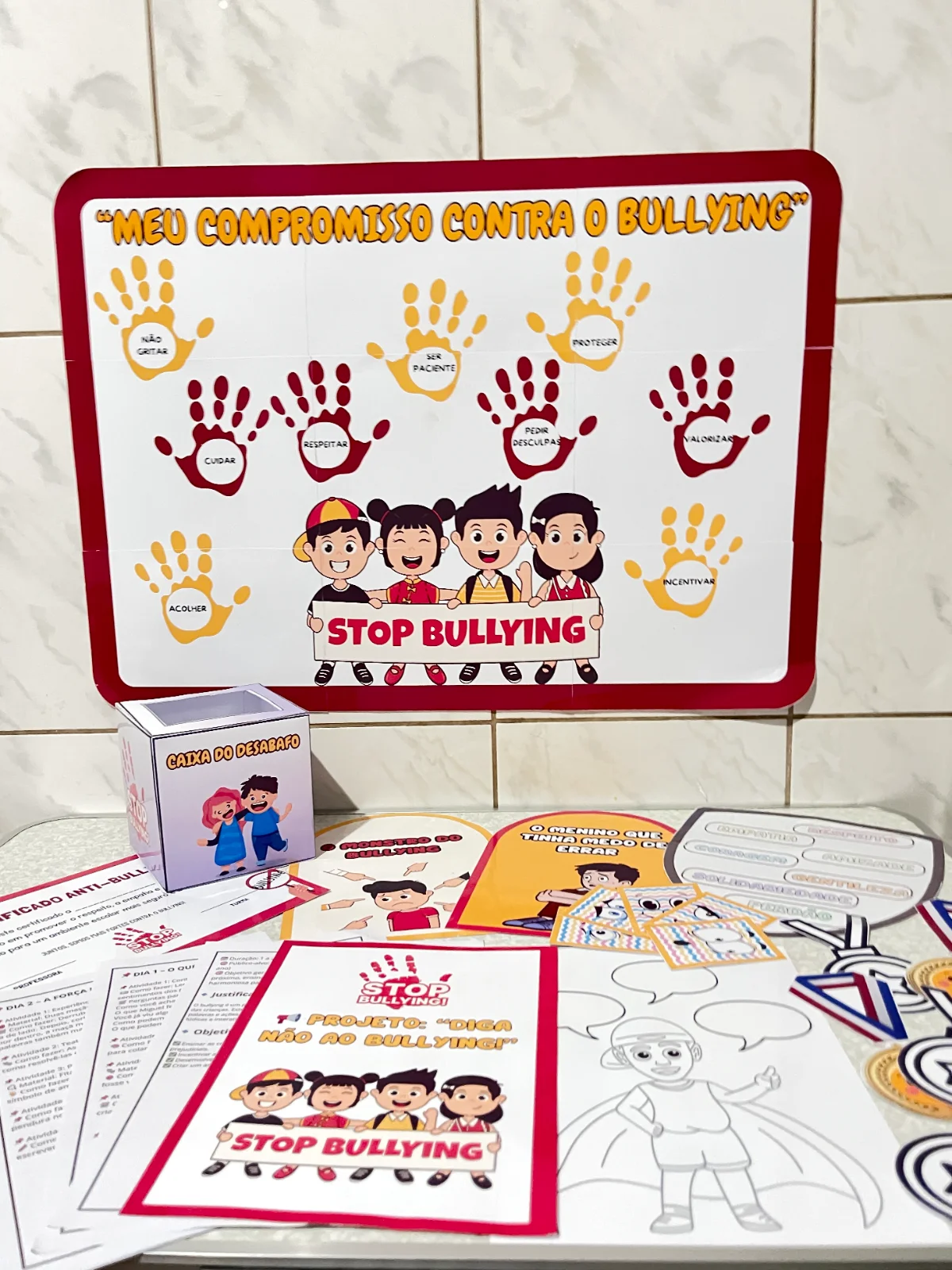 🚫🎭 PROJETO "DIGA NÃO AO BULLYING!" 🎭🚫 — amostra 1: Chegou o recurso ideal para ensinar sobre respeito, empatia e… 🚫🎭 PROJETO "DIGA NÃO AO BULLYING!" 🎭🚫 — amostra 1: Chegou o recurso ideal para ensinar sobre respeito, empatia e…