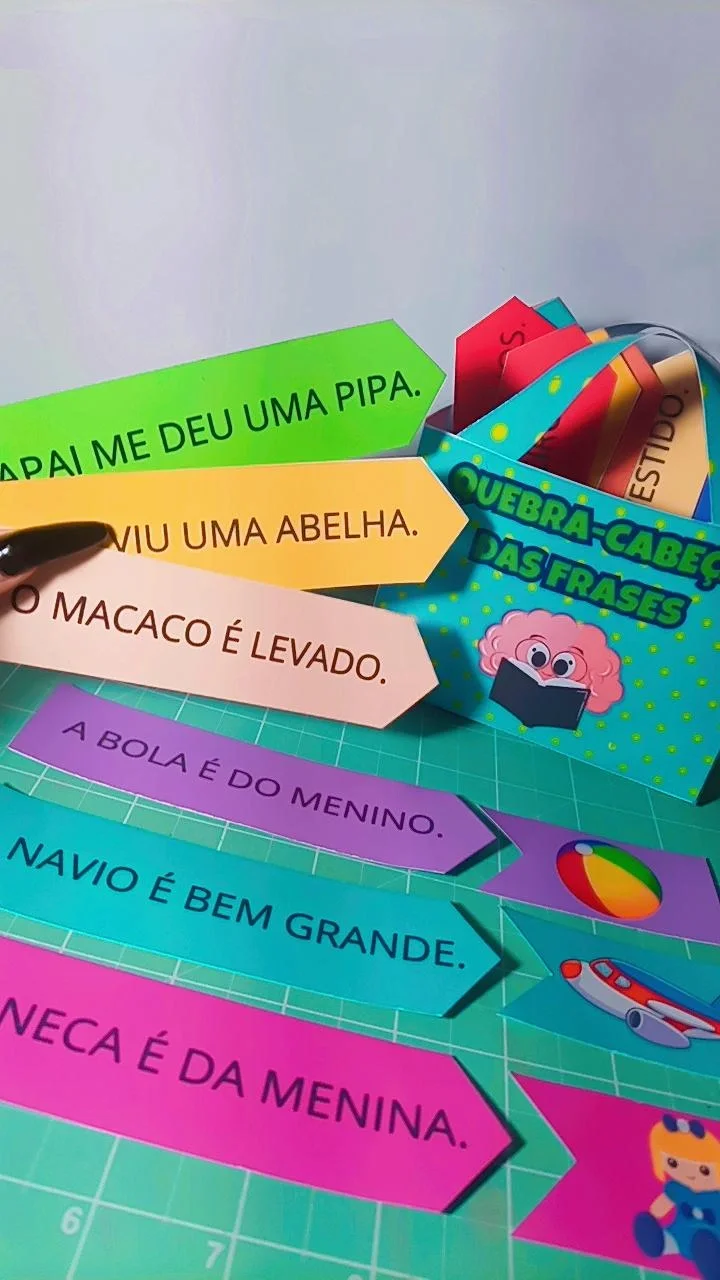 QUEBRA-CABEÇA DAS FRASES - ANOS INICIAIS ALFABETIZAÇÃO — amostra 6: Com o Quebra-Cabeça das Frases , a criança é desafiada…