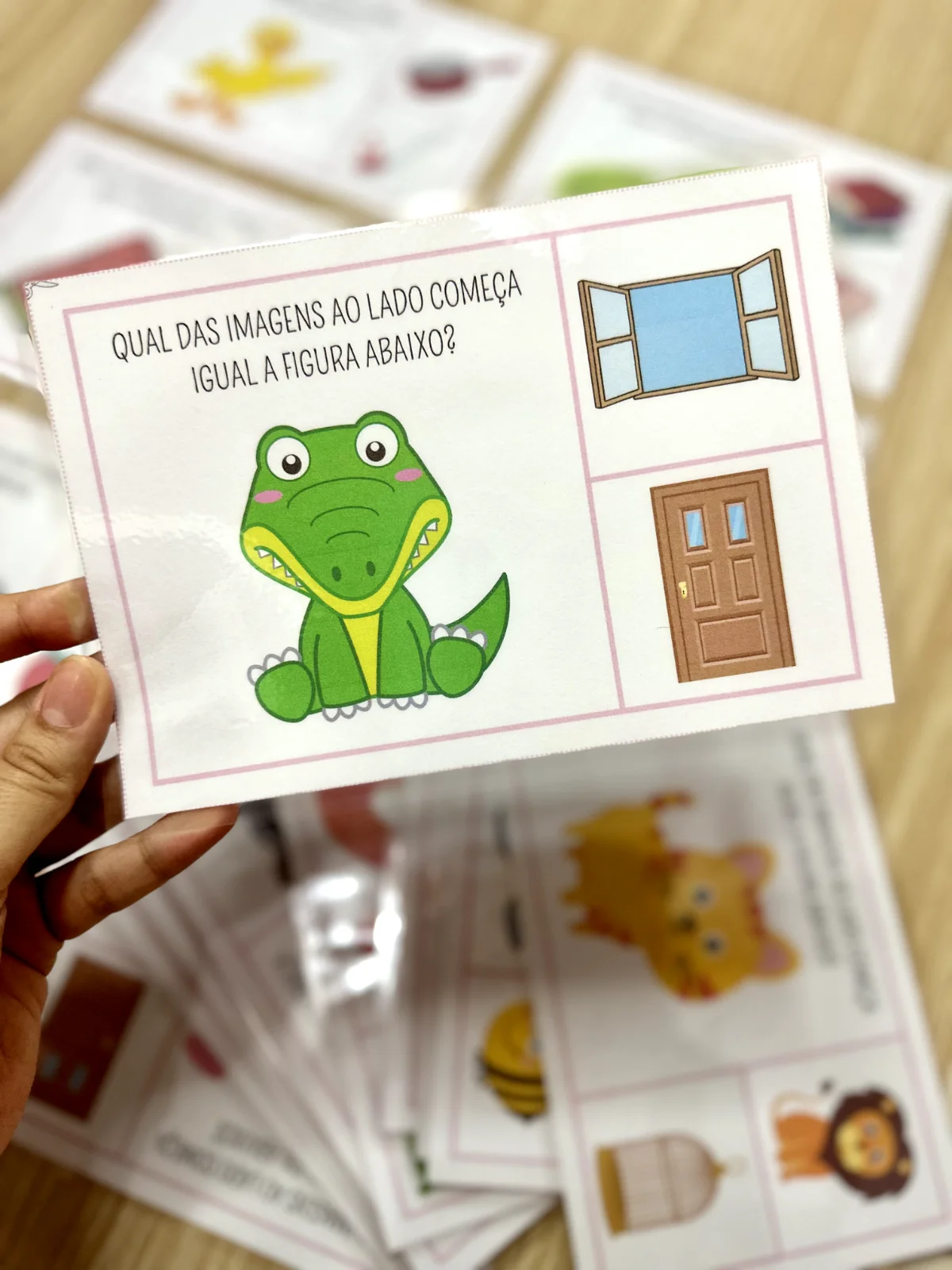 Recurso Aliteração – Fichas Consciência Fonológica — amostra 1: O material contempla 18 fichas com imagens para desenvolver…