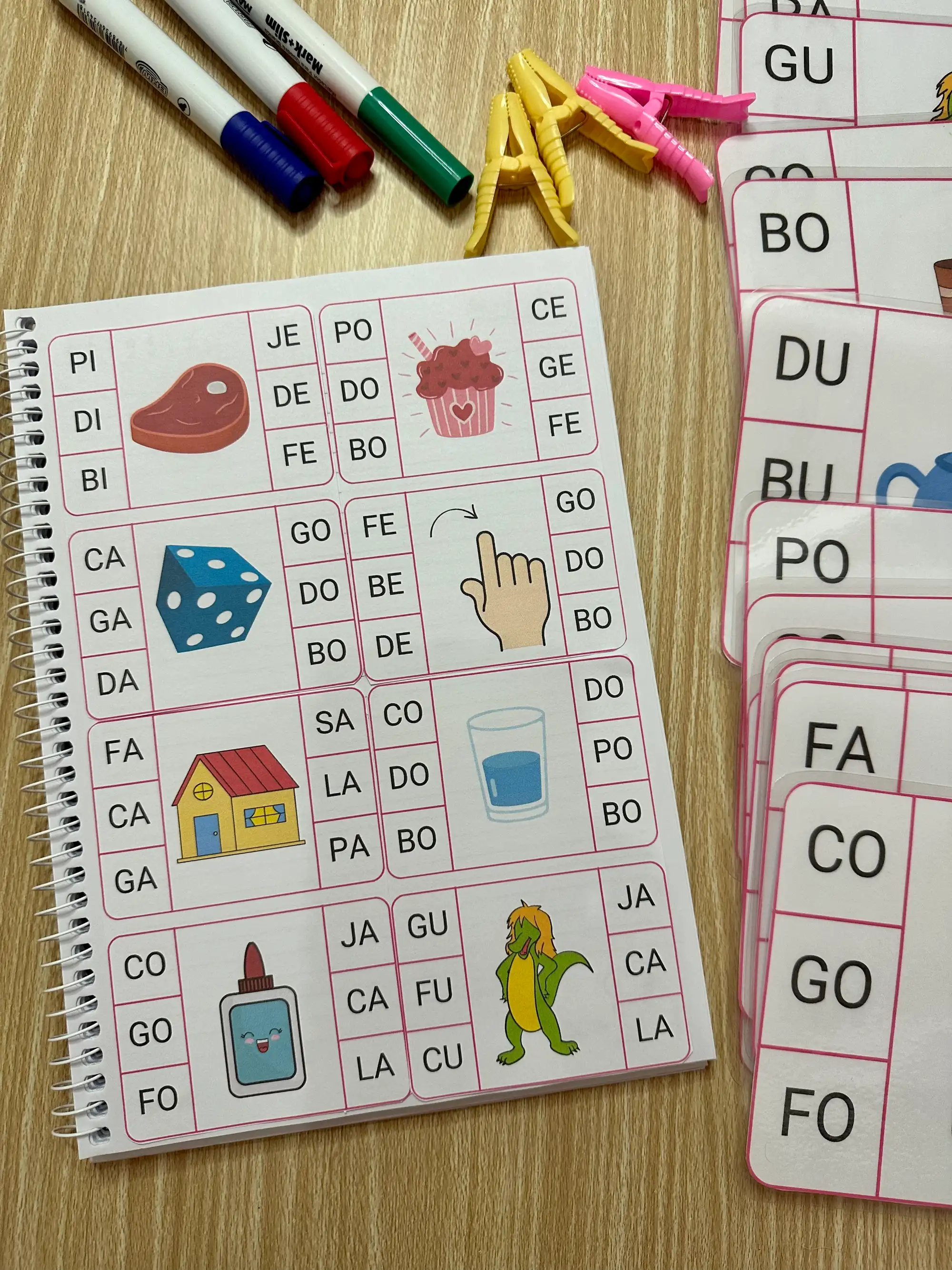 Recurso Marca Sílabas - Inclui 52 fichas — amostra 1: O Recurso Marca Sílabas inclui 52 fichas com palavras diferentes,…