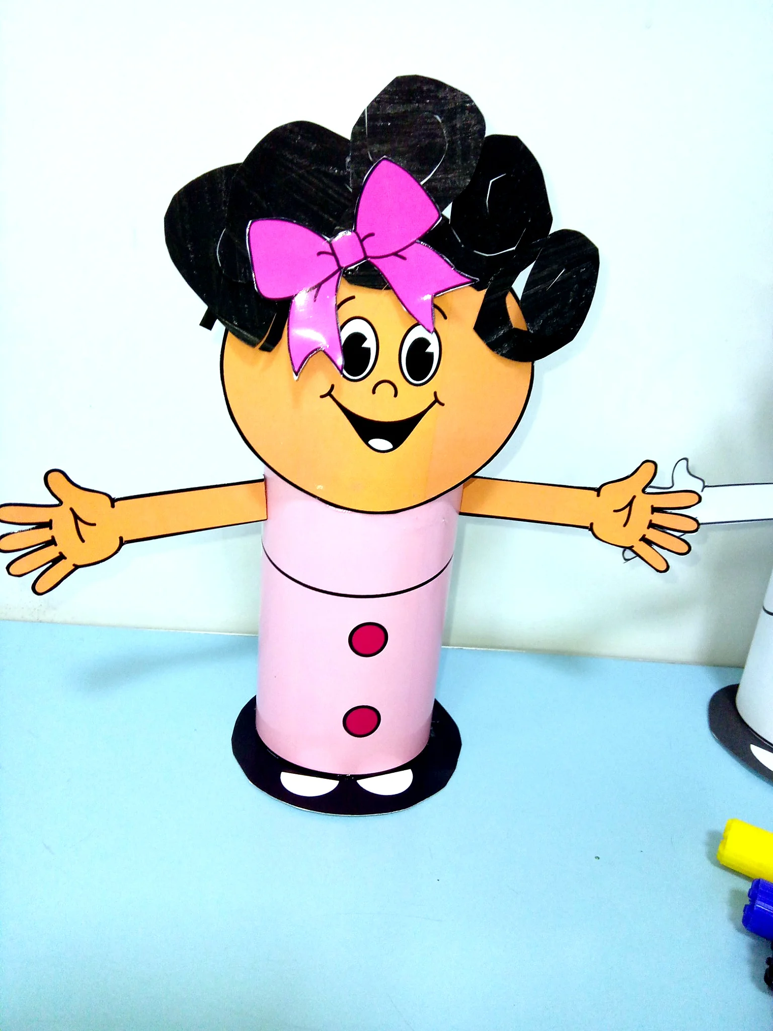 Revenda PLR - Boneca Menina Bonita do Laço de Fita em Papel 3D — amostra 2: Boneca 3D Menina Bonita do Laço de Fita, com… Revenda PLR - Boneca Menina Bonita do Laço de Fita em Papel 3D — amostra 2: Boneca 3D Menina Bonita do Laço de Fita, com…