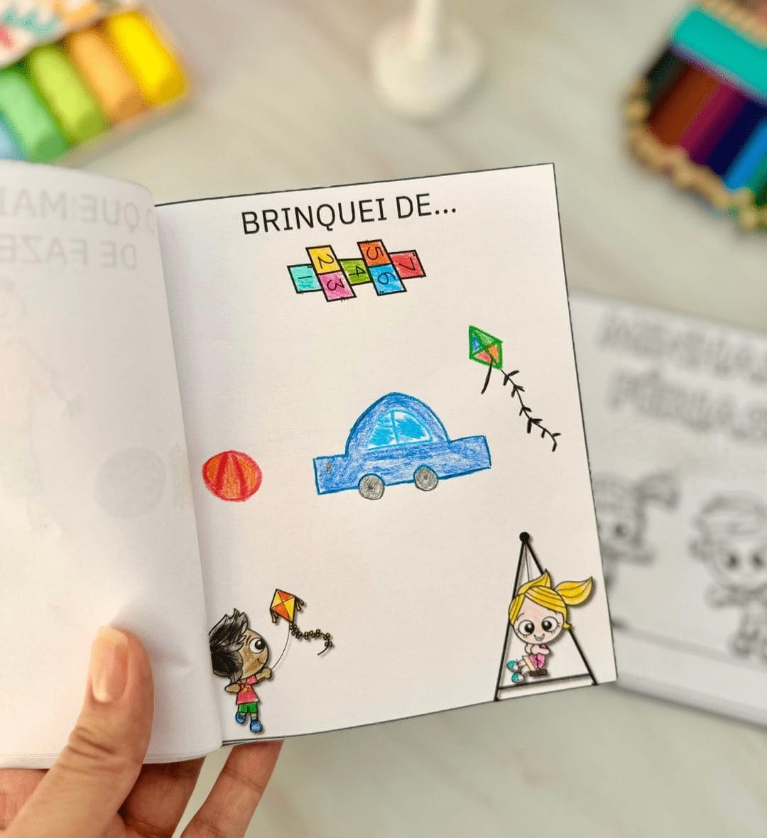 Revistinha Minhas Férias: Registros e Desenhos para Colorir — amostra 6: Convide as crianças a contar suas férias com…