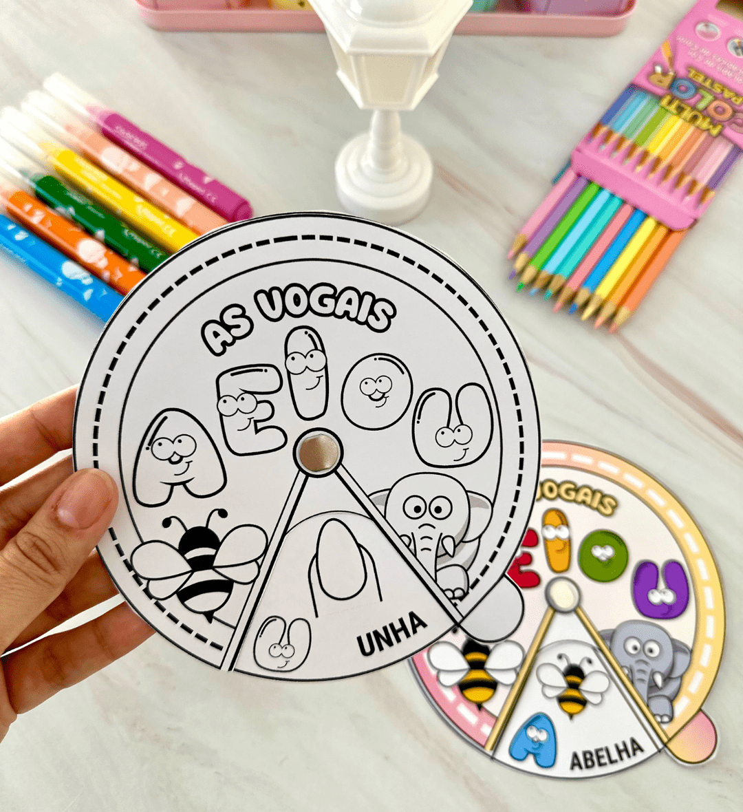 Roleta das Vogais em PDF para Educação Infantil — amostra 6: Explore as vogais com uma roleta interativa em PDF para imprimir