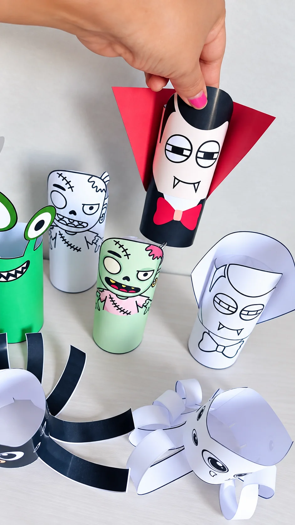 Rolinhos dos Personagens do Halloween - Dia das Bruxas 2026 BR — amostra 1: Arquivo em PDF com 9 personagens de Halloween,…
