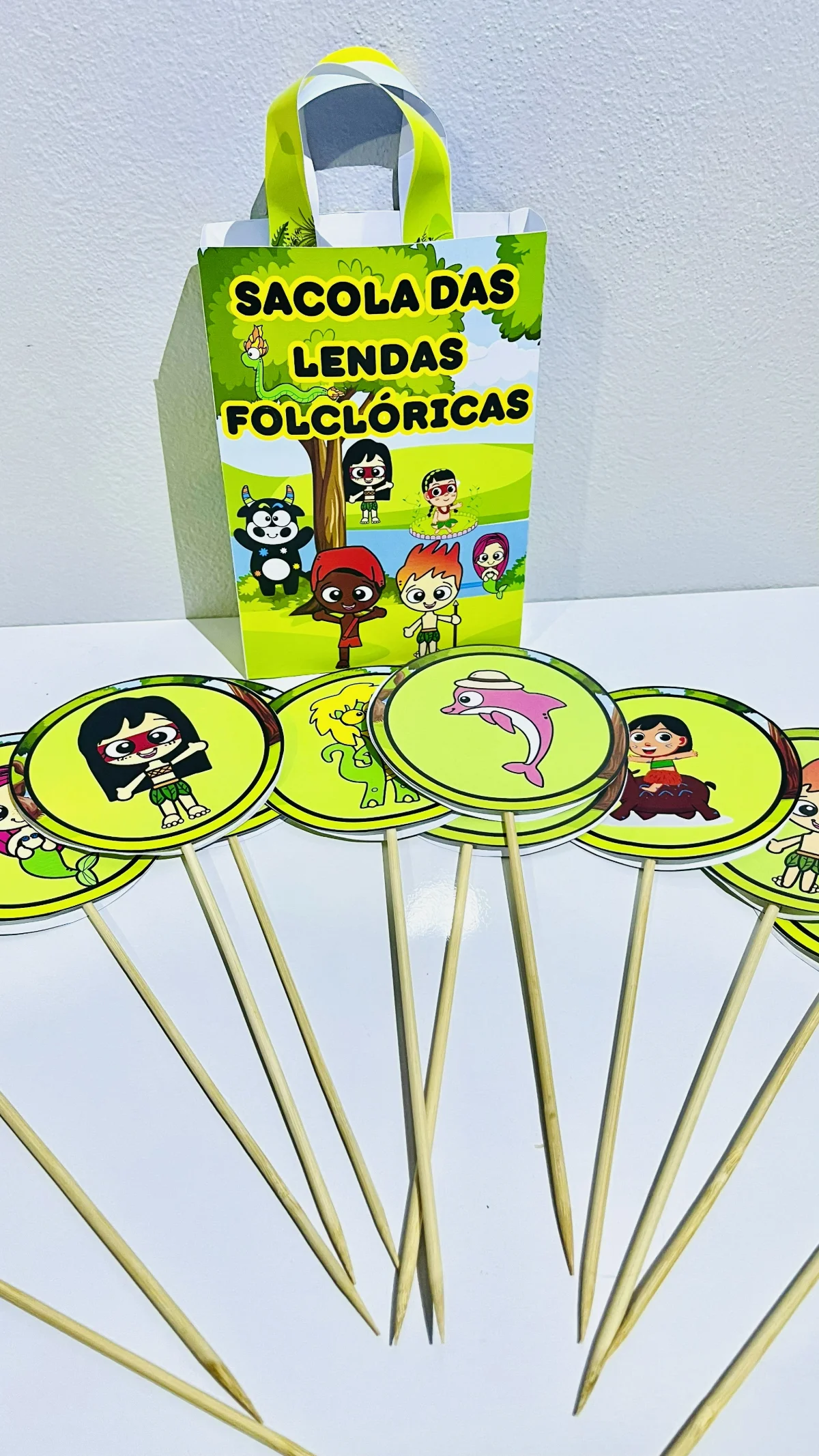 Sacola das lendas folclóricas – Material Pedagógico — amostra 3: Este arquivo vai em PDF pronto para imprimir A Sacola de…