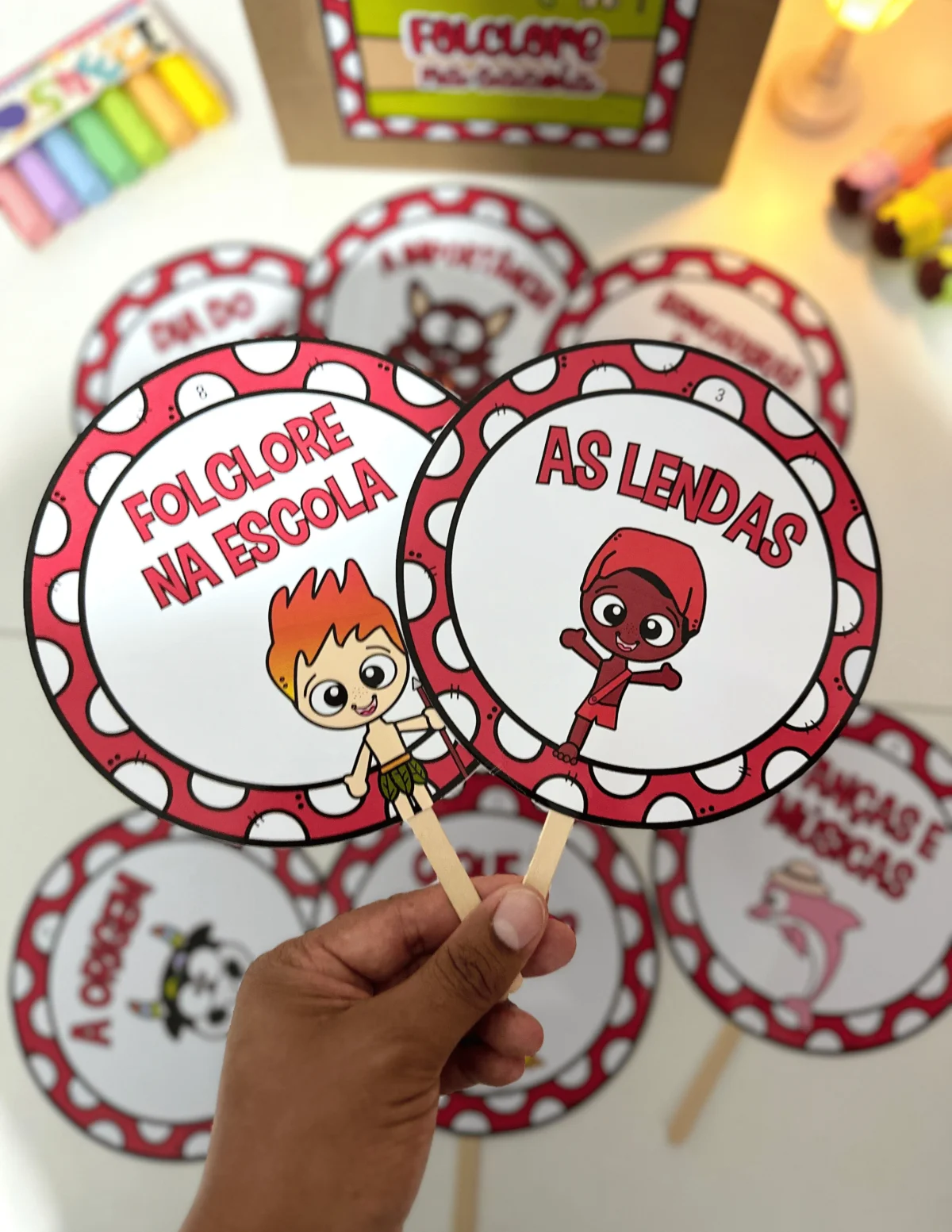 Sacola do Folclore Brasileiro — amostra 4: Um recurso pedagógico pronto para impressão que acompanha a decoração da sacola…