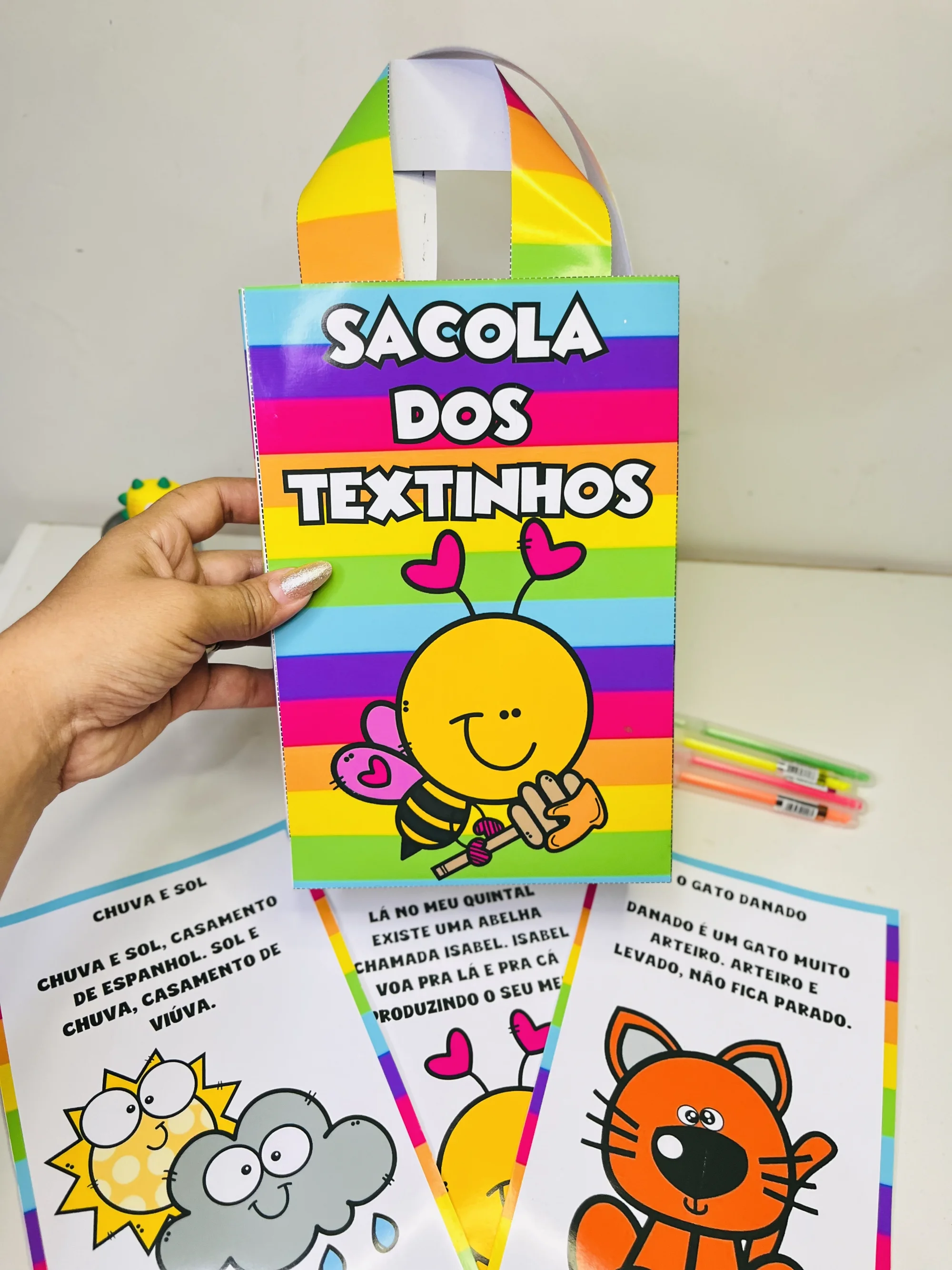 SACOLA DOS TEXTINHOS – 25 TEXTOS ILUSTRADOS PARA ALFABETIZAÇÃO — amostra 5: leitura de forma lúdica com a Sacola dos… SACOLA DOS TEXTINHOS – 25 TEXTOS ILUSTRADOS PARA ALFABETIZAÇÃO — amostra 5: leitura de forma lúdica com a Sacola dos…
