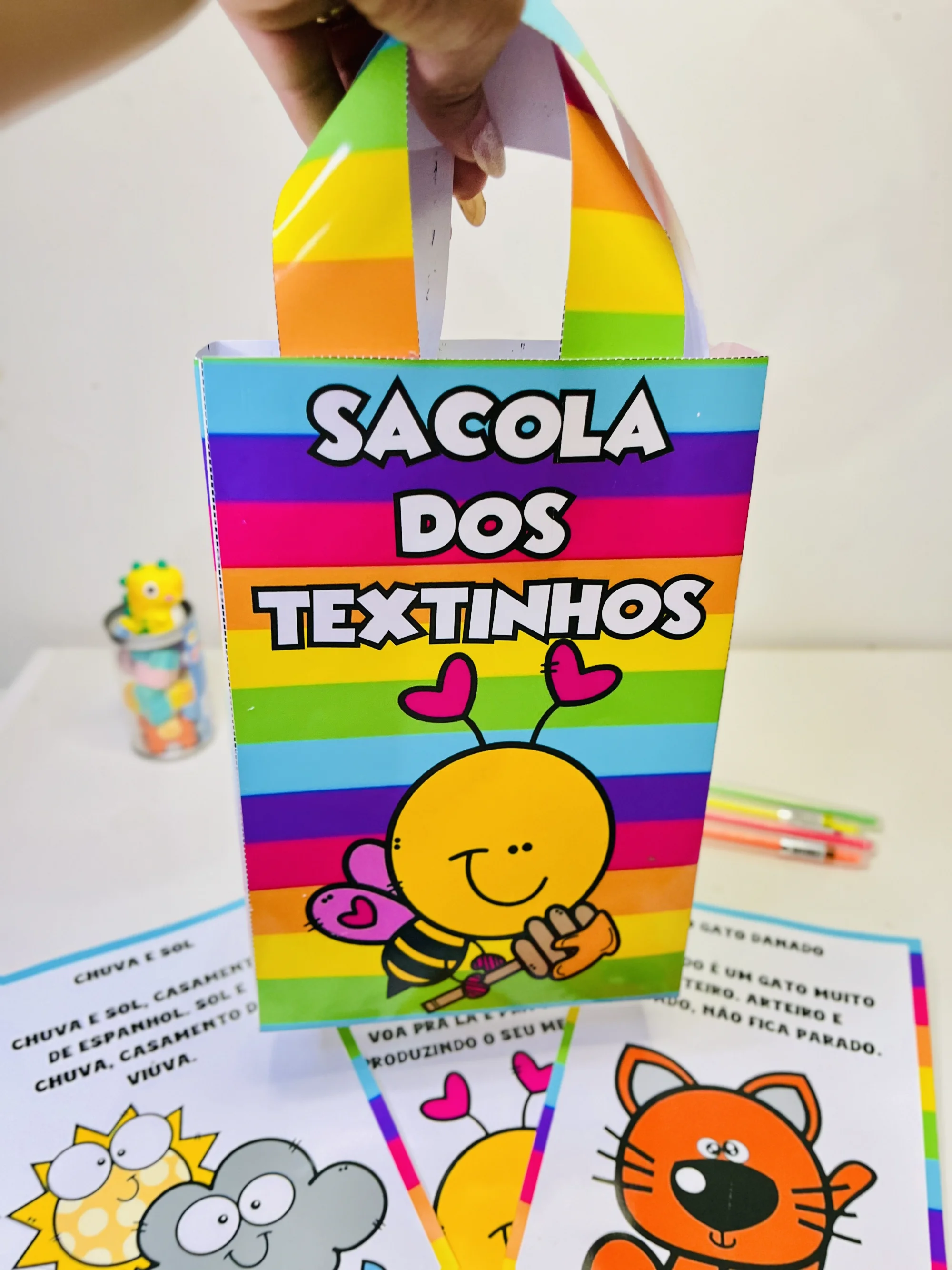 SACOLA DOS TEXTINHOS – 25 TEXTOS ILUSTRADOS PARA ALFABETIZAÇÃO — amostra 7: leitura de forma lúdica com a Sacola dos… SACOLA DOS TEXTINHOS – 25 TEXTOS ILUSTRADOS PARA ALFABETIZAÇÃO — amostra 7: leitura de forma lúdica com a Sacola dos…