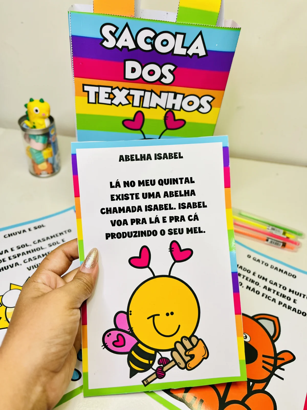 Sacola dos Textos ilustrados. Educação Infantil e fundamental — amostra 4: Sacola dos Textinhos é um recurso pedagógico…