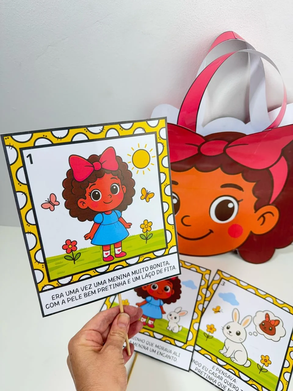 Sacola Menina bonita do laço de fita — amostra 2: *HISTORIA DA SACOLA A MENINA BONITA DO LAÇO DE FITA* 🎀 Encante sua turma…