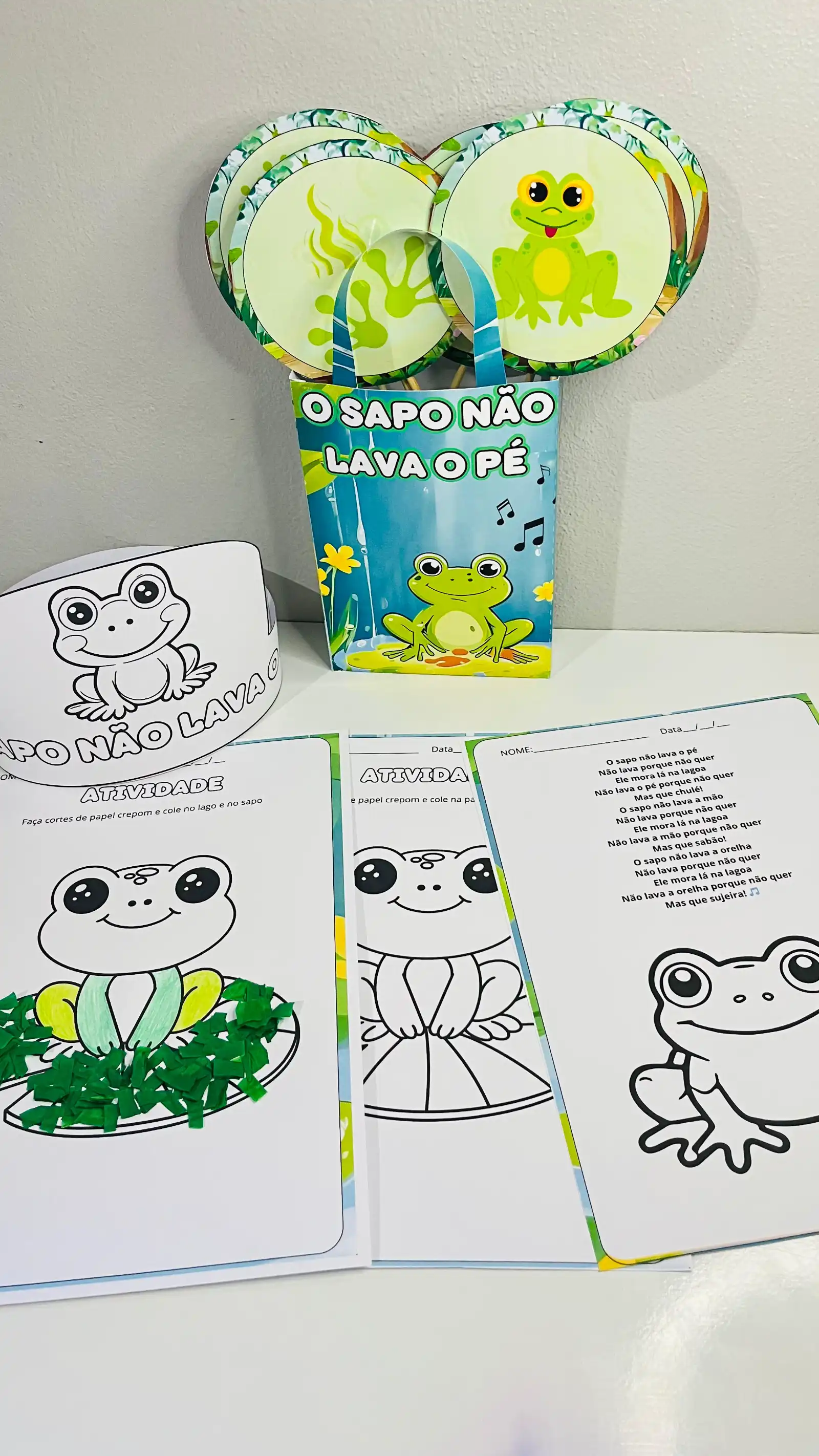 Sacola Musical O Sapo Não Lava o Pé – Recurso Pedagógico — amostra 1: Sacola Musical O Sapo Não Lava o Pé, com plaquinhas…