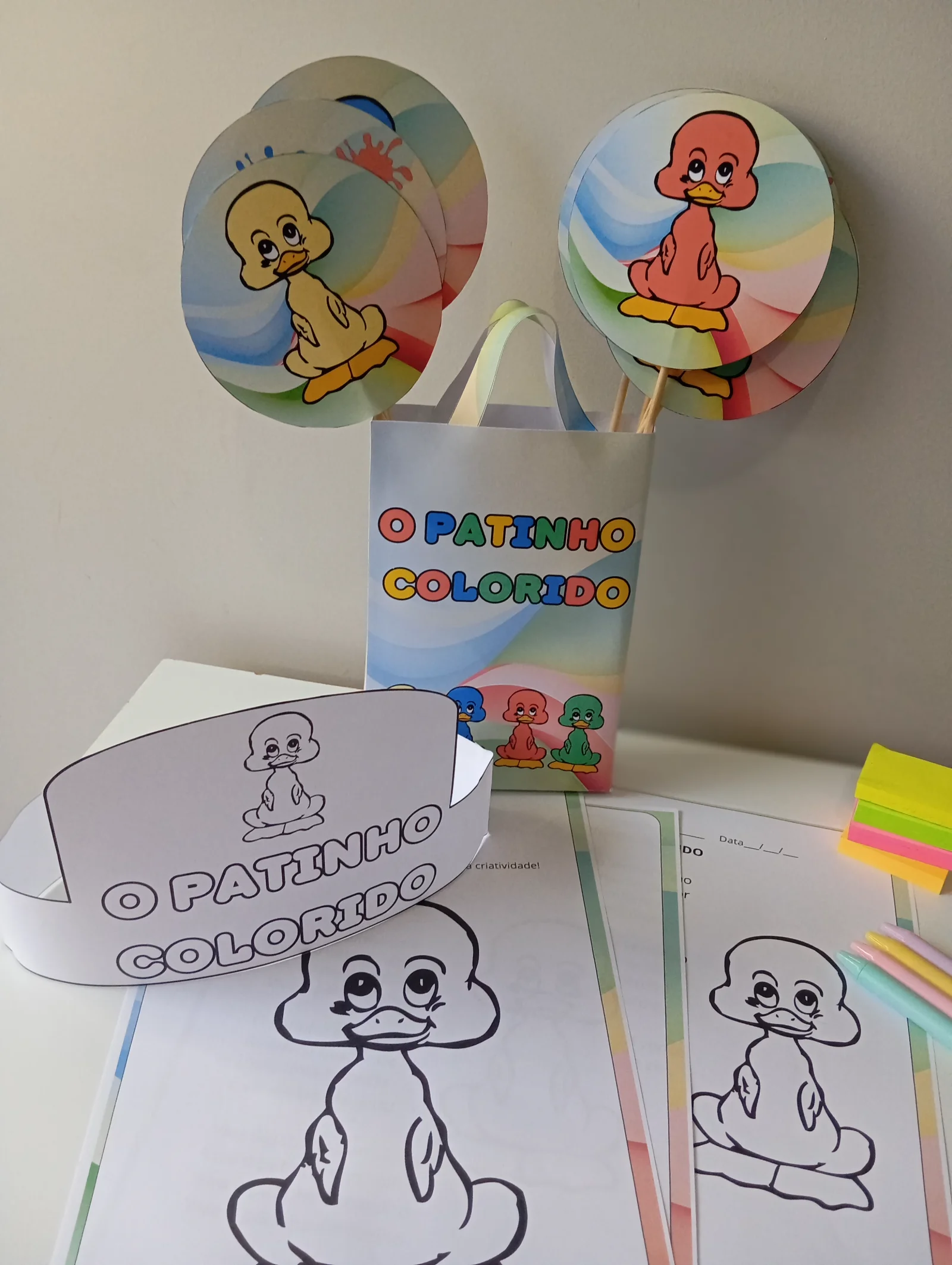 Sacola Musical Patinho Colorido – Recurso Pedagógico Infantil — amostra 4: Sacola Musical Patinho Colorido com plaquinhas…