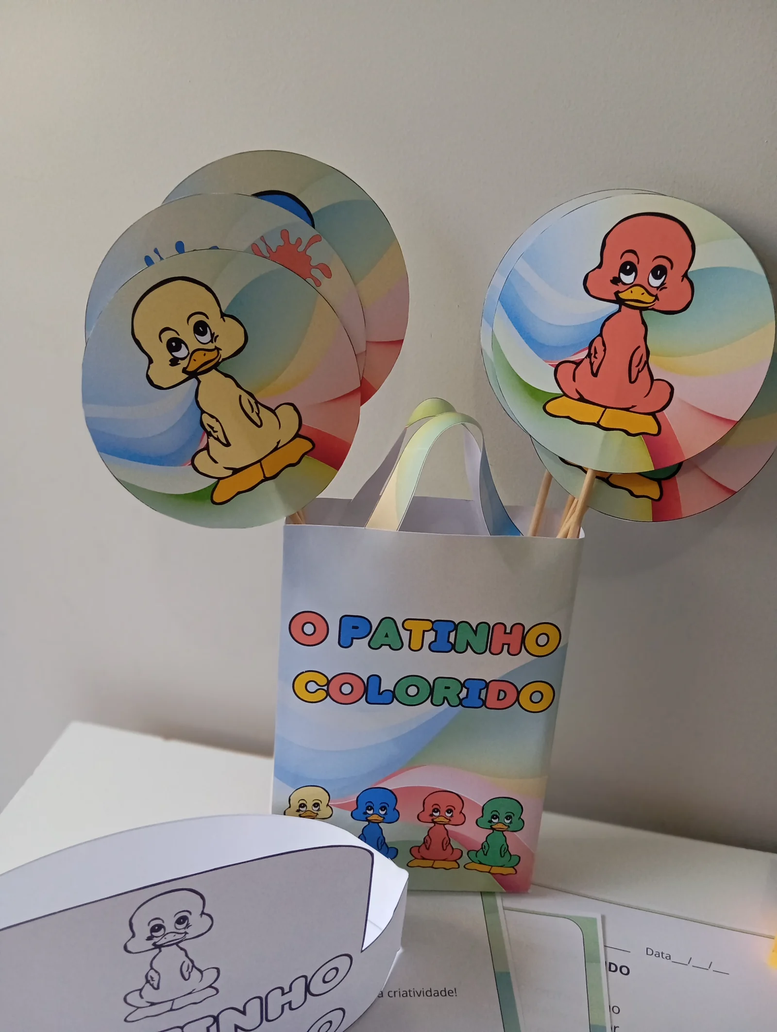 Sacola Musical Patinho Colorido – Recurso Pedagógico Infantil — amostra 5: Sacola Musical Patinho Colorido com plaquinhas…