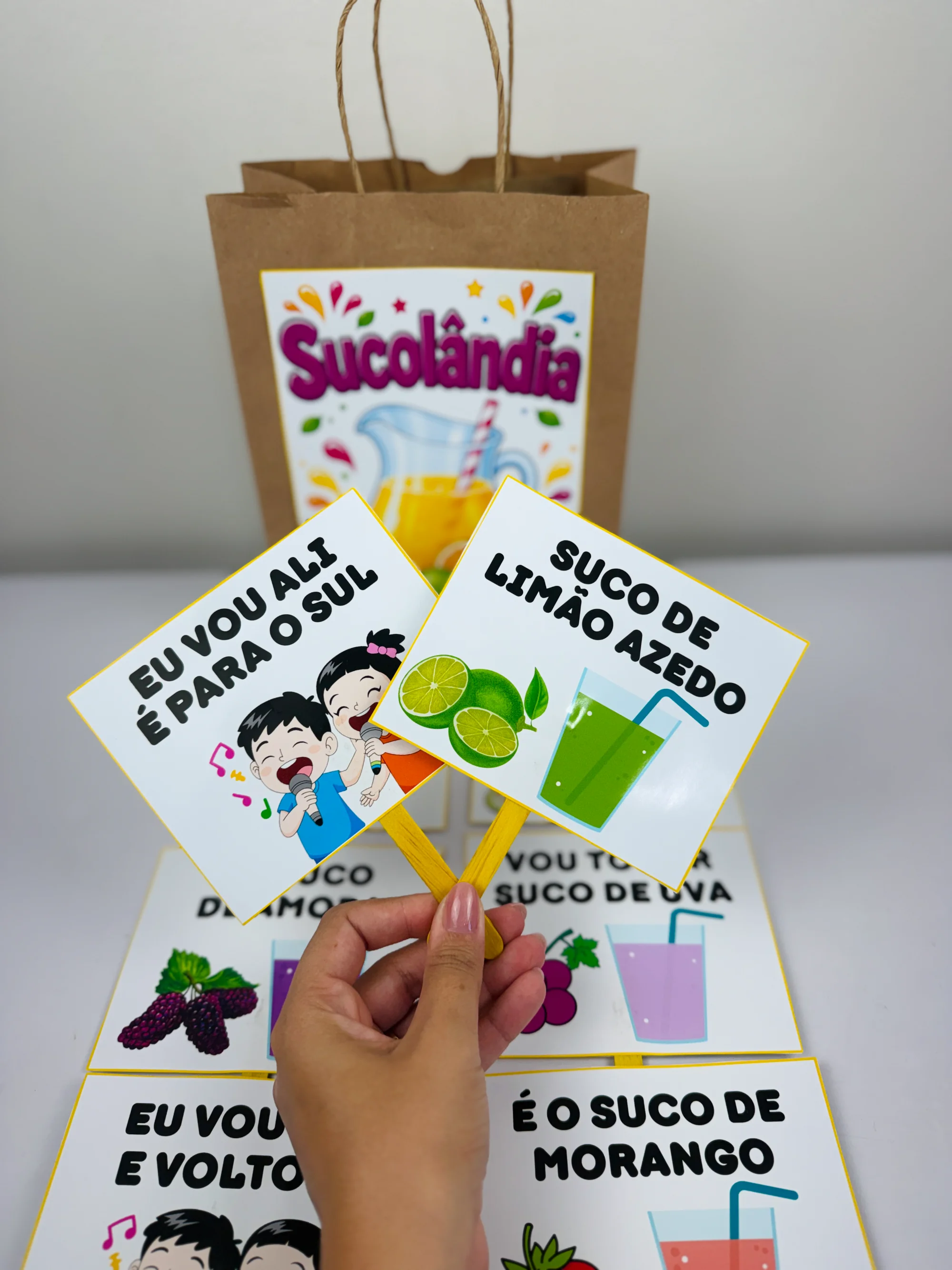 🍹🎶 SACOLA MUSICAL – SUCOLÂNDIA | TRABALHANDO RIMAS 🎶🍓 — amostra 2: diferentes combinações sonoras, enquanto conhecem os…