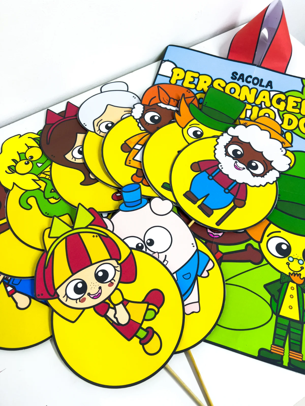 Sacola Personagens do Sítio do Picapau Amarelo — amostra 4: Um material pedagógico lúdico e encantador, ideal para…