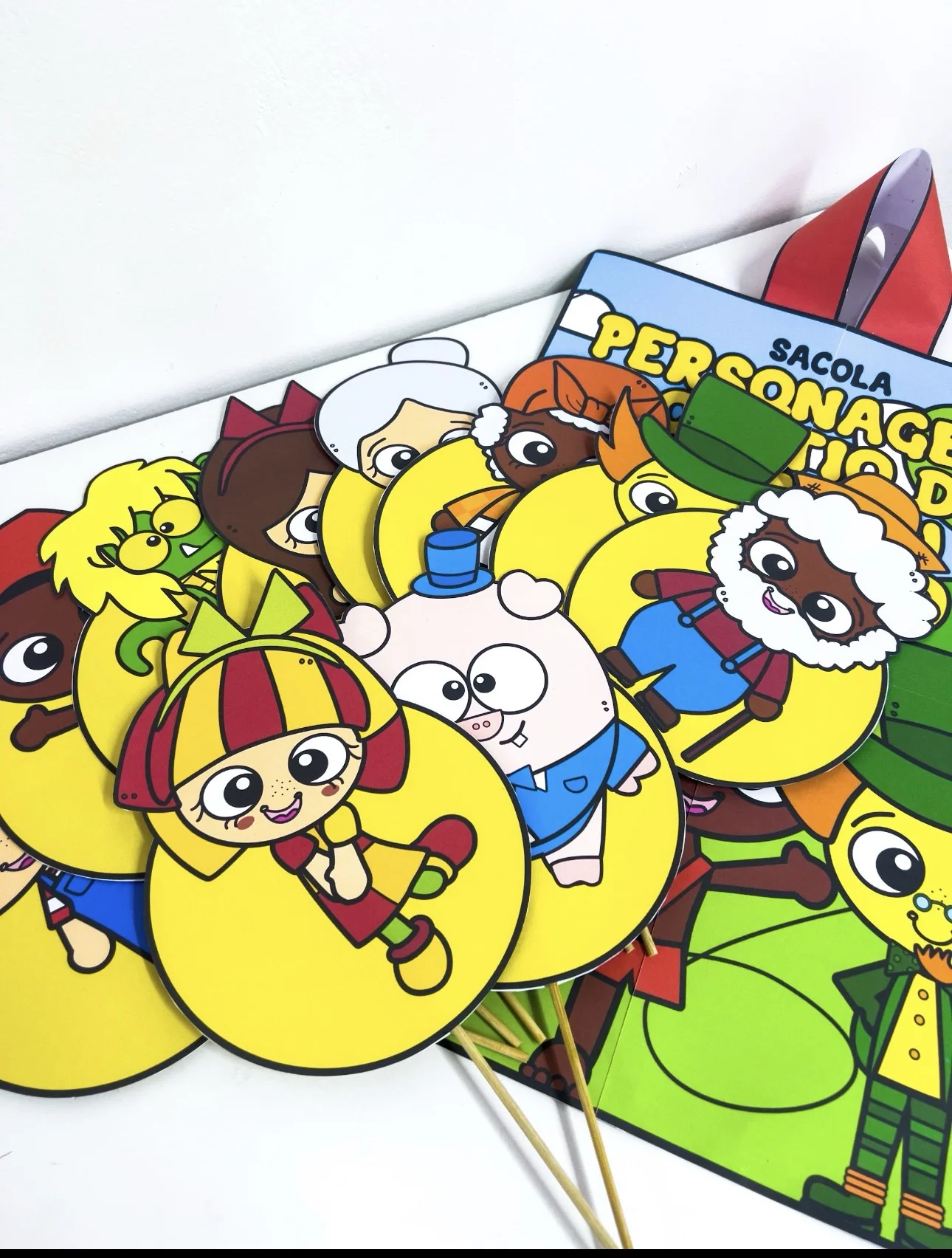 Sacola Personagens do Sítio do Picapau Amarelo — amostra 1: Sacola Personagens do Sítio do Picapau Amarelo Um material…
