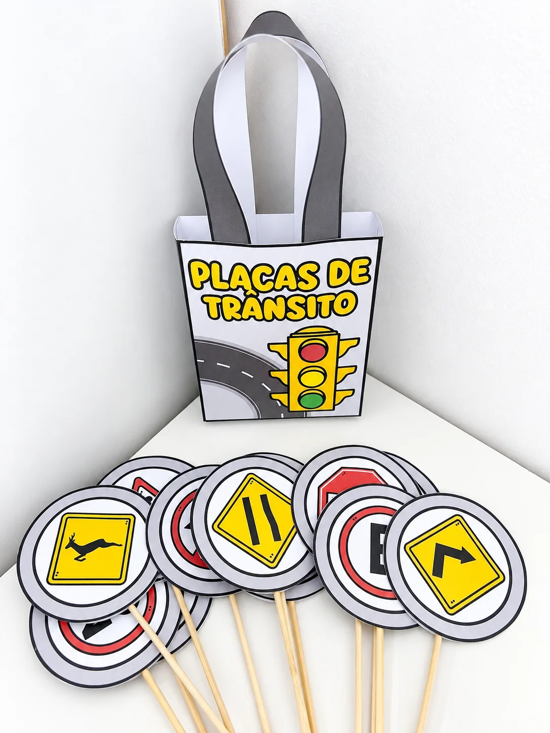 Sacola Placas de Trânsito – 12 Palitoches Educativos — amostra 3: Sacola Placas de Trânsito com 12 palitoches frente e…