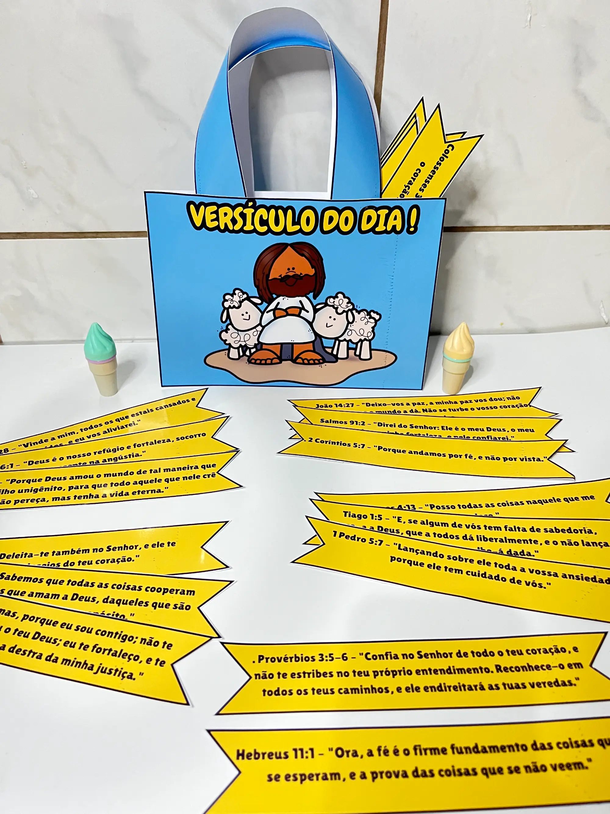 SACOLA VERSÍCULO DO DIA – ALIMENTE SUA FÉ DIARIAMENTE! ✨📖 — amostra 2: Já imaginou começar cada dia com uma mensagem…