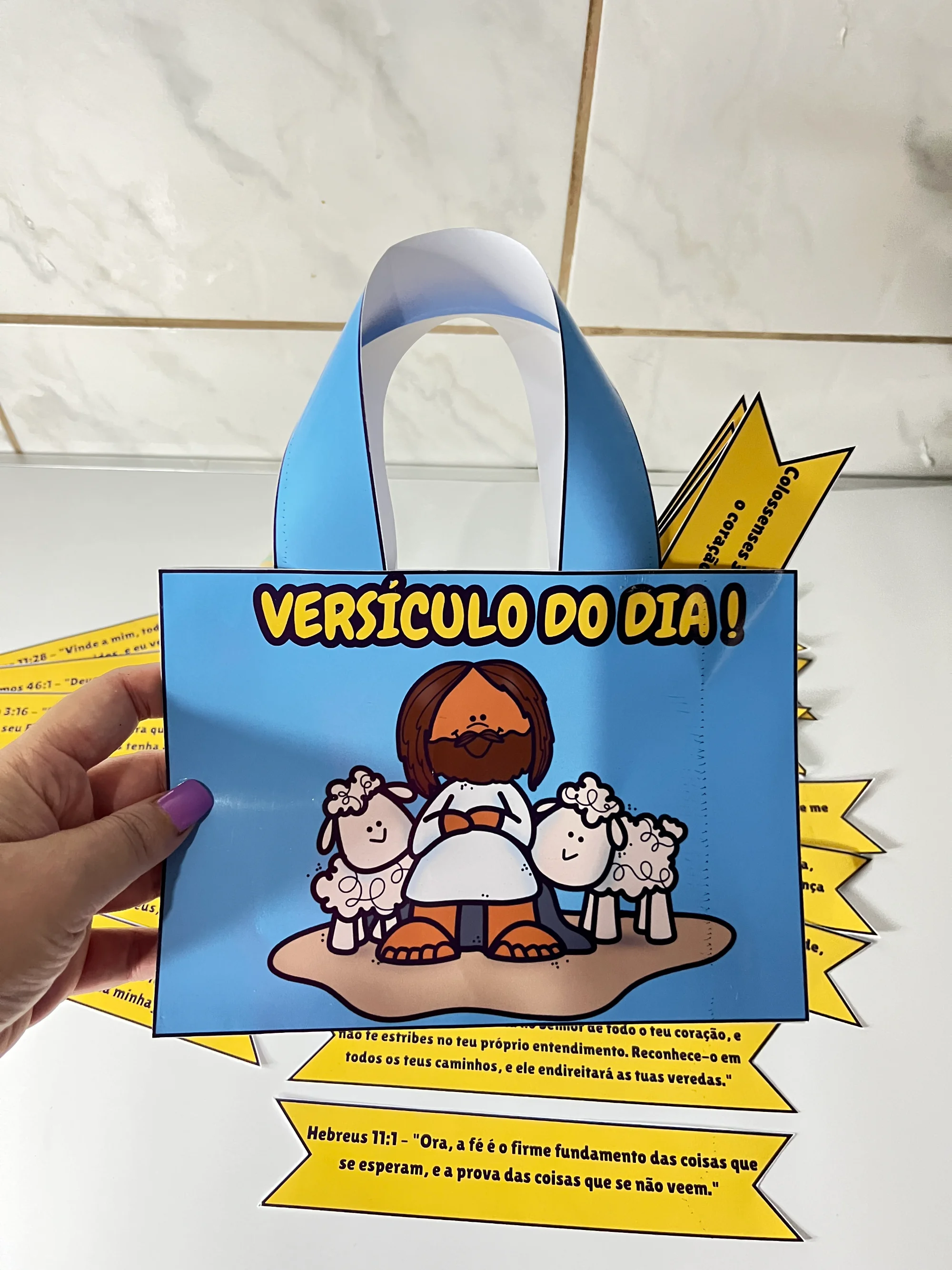 SACOLA VERSÍCULO DO DIA – ALIMENTE SUA FÉ DIARIAMENTE! ✨📖 — Datas comemorativas para Todas as séries: Já imaginou começar…