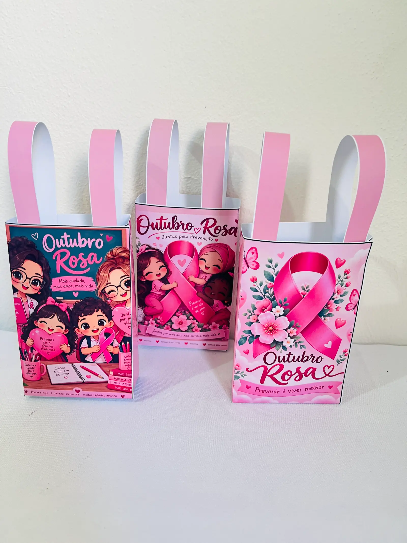 Sacolinha Outubro Rosa – Lembrancinha Cheia De Amor — amostra 2: A Sacolinha Outubro Rosa é um arquivo digital delicado e…