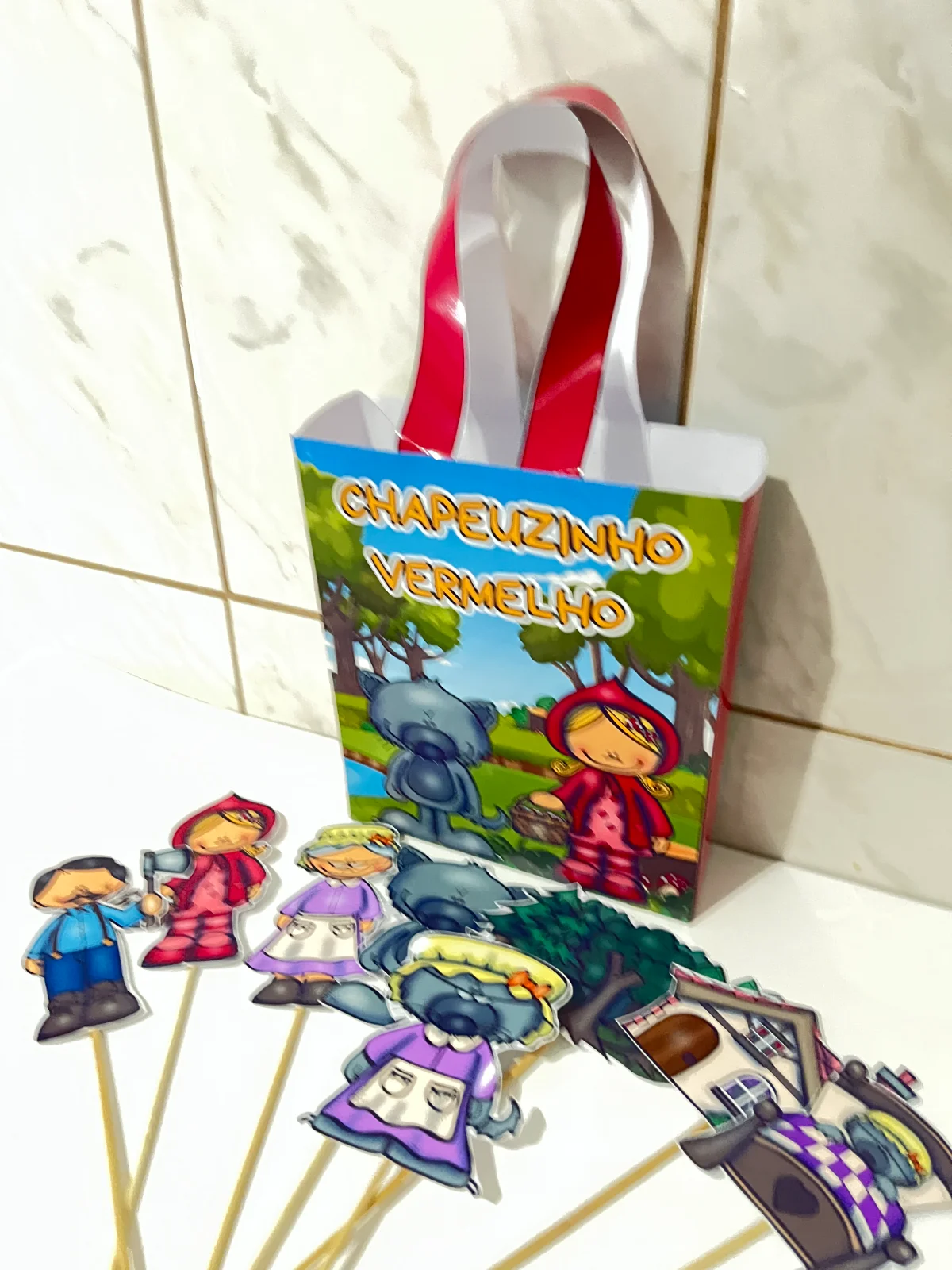Sacolinha Teatral CHAPEUZINHO VERMELHO! ✨🎭 — amostra 2: Era uma vez