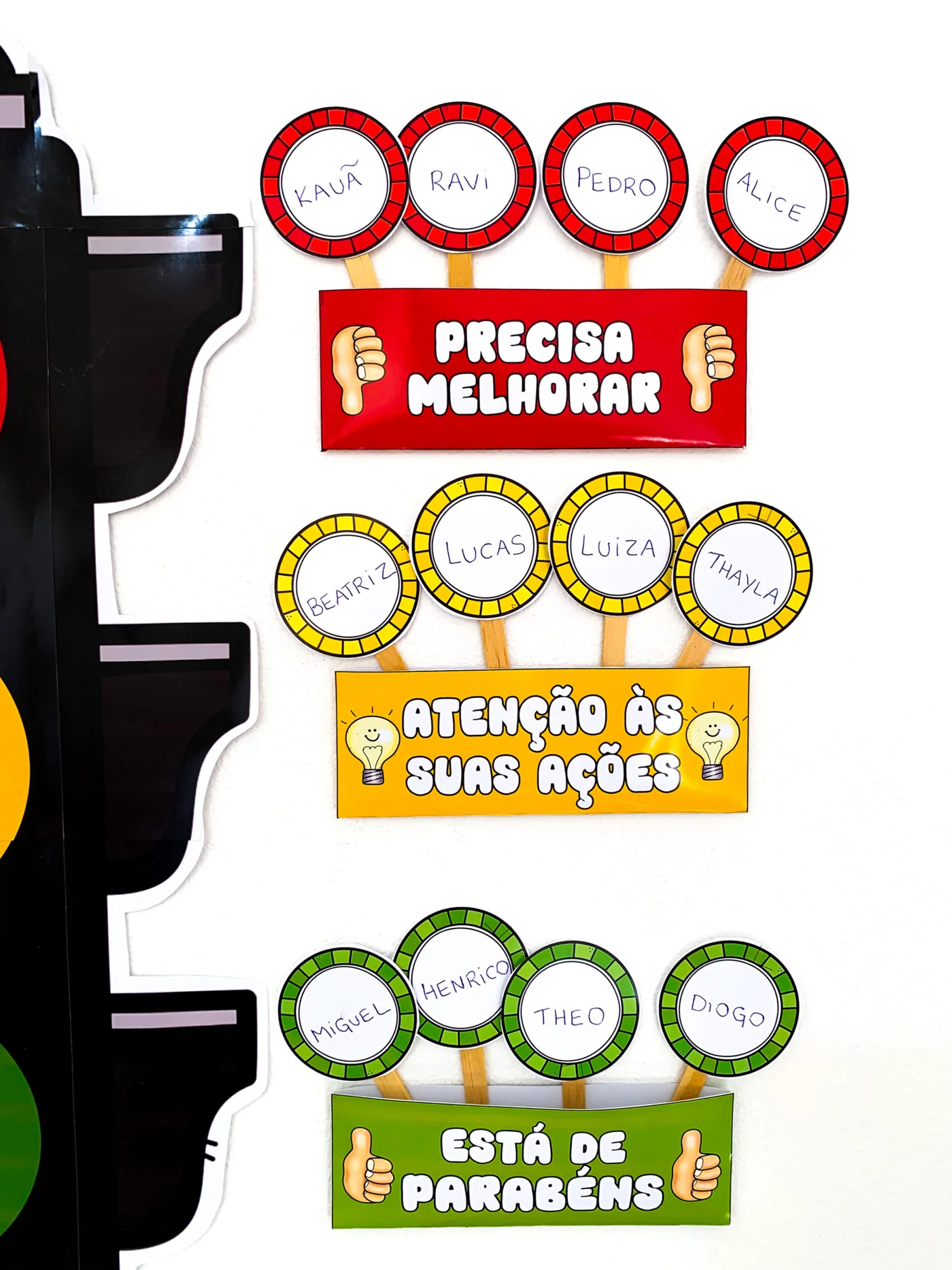 Semáforo do comportamento — amostra 1: O Semáforo do Comportamento é um recurso pedagógico visual e interativo que auxilia…
