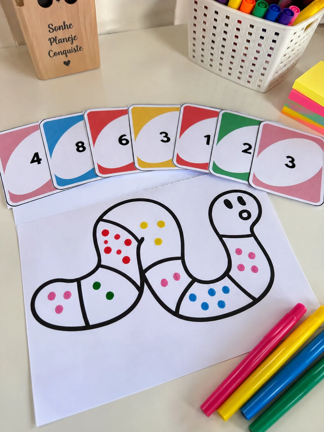 Sequência de cores e números - Cobrinha colorida — amostra 2: Material de reconhecimento e sequência numérica na Educação…