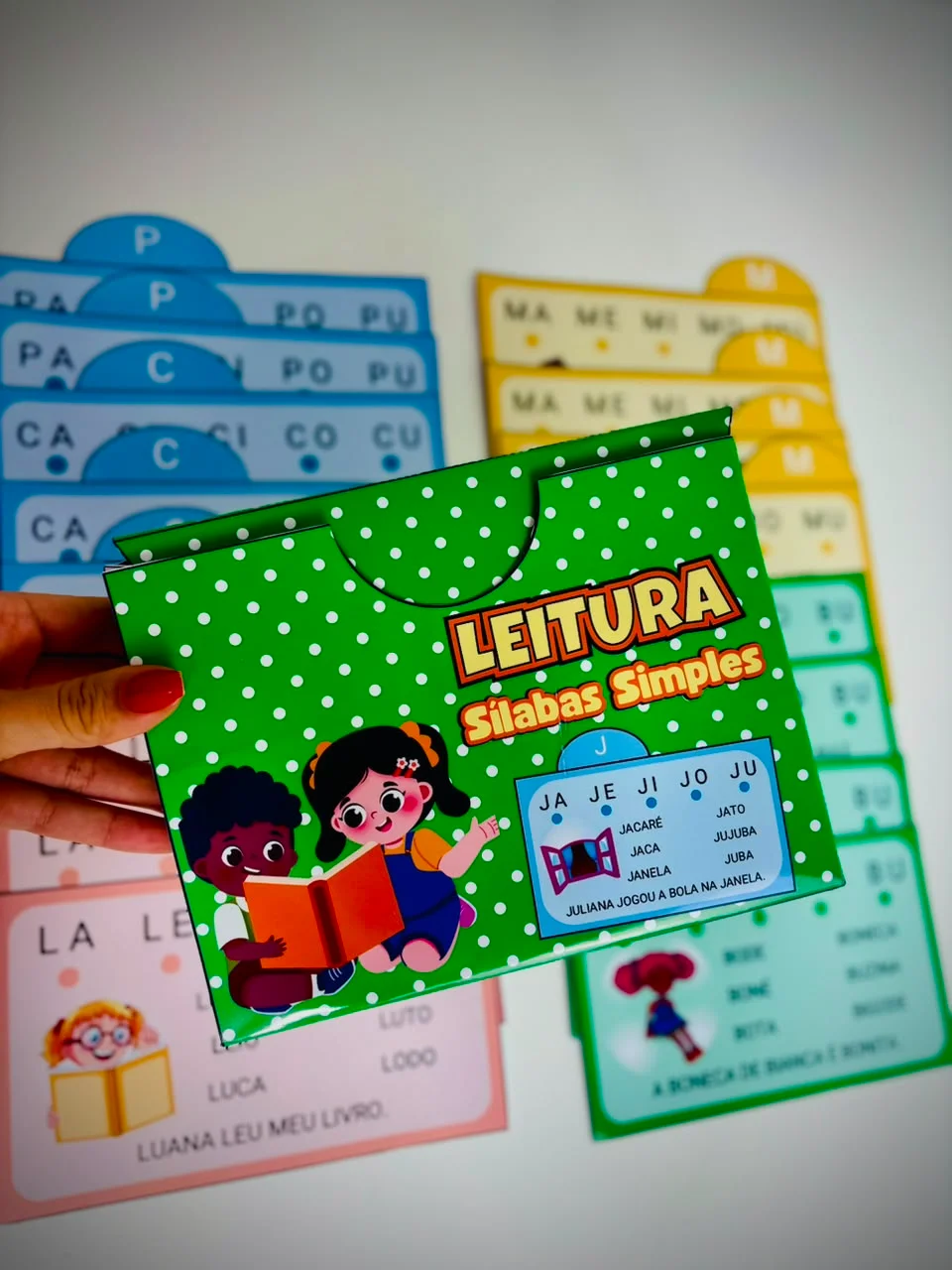 Sílabas Simples 1º Ano e 2º Ano. Fichas de Leitura — amostra 6: 55 fichas de leitura com sílabas simples, palavras e frases… Sílabas Simples 1º Ano e 2º Ano. Fichas de Leitura — amostra 6: 55 fichas de leitura com sílabas simples, palavras e frases…
