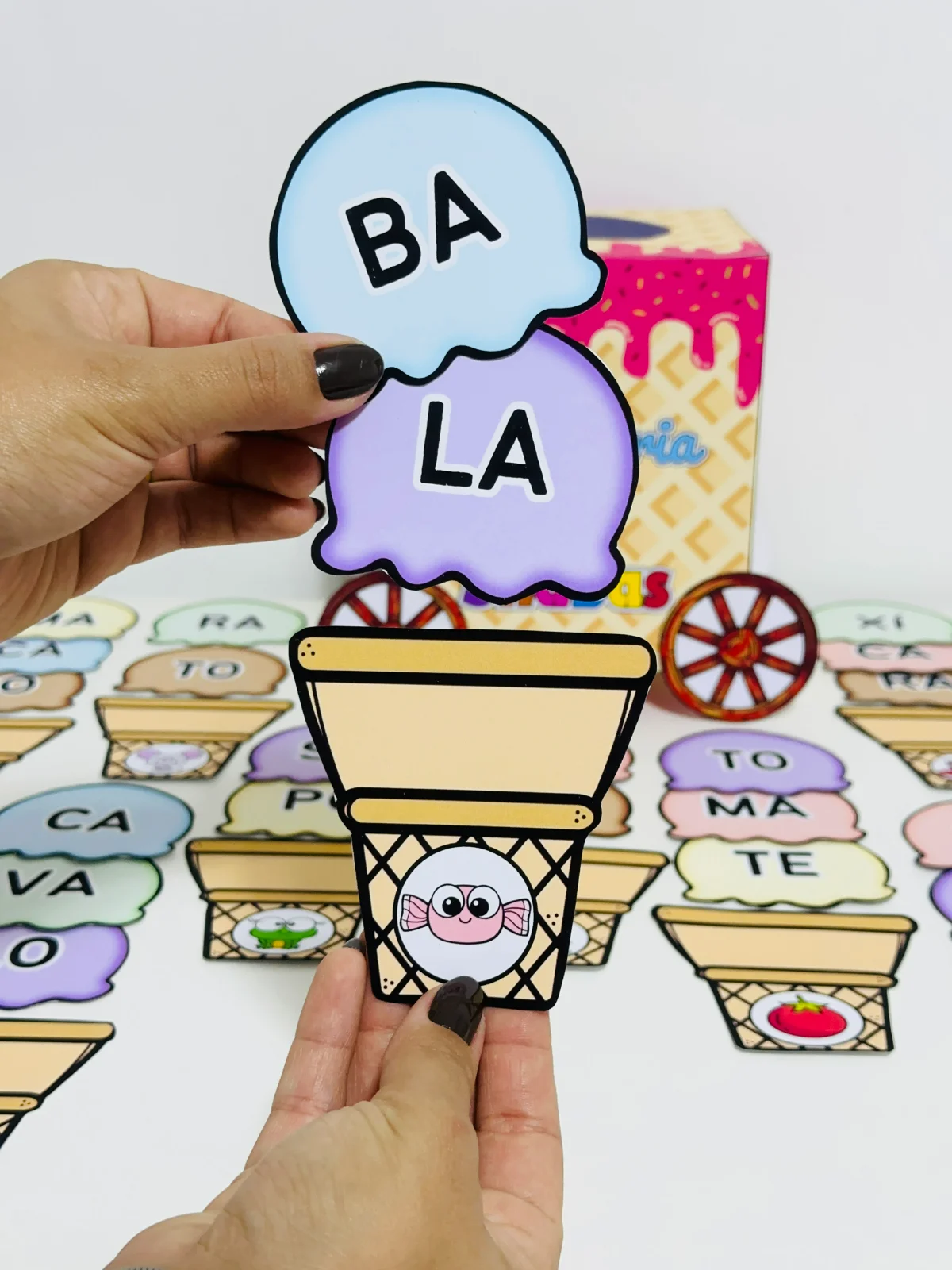 Sorveteria das Sílabas: Jogo de Formar Palavras — Alfabetização para Educação Infantil: Jogo da sorveteria em que as bolas…