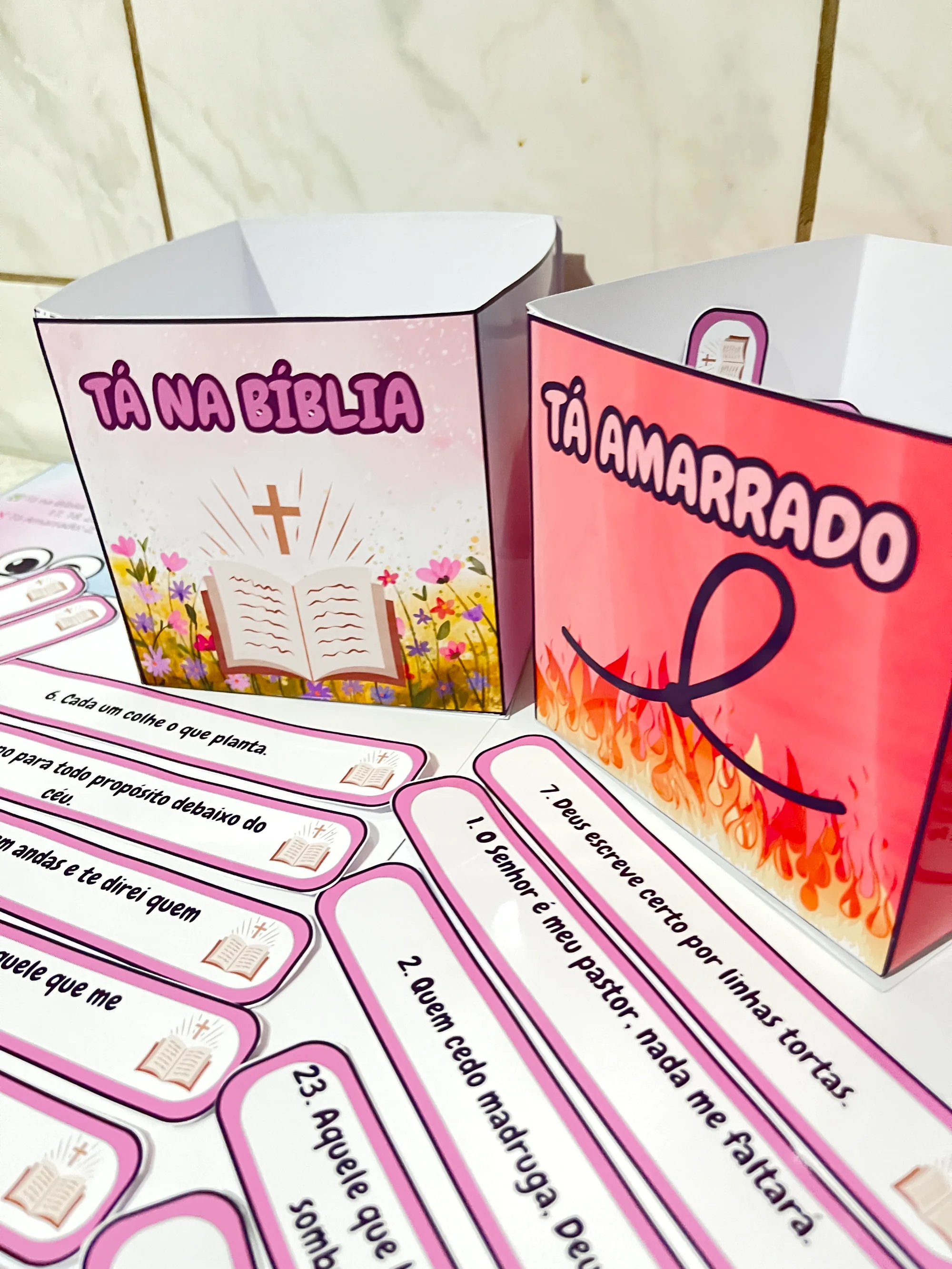 "Tá na Bíblia ou Tá Amarrado?" – O Jogo Divertido — amostra 2: Com o jogo "Tá na Bíblia ou Tá Amarrado