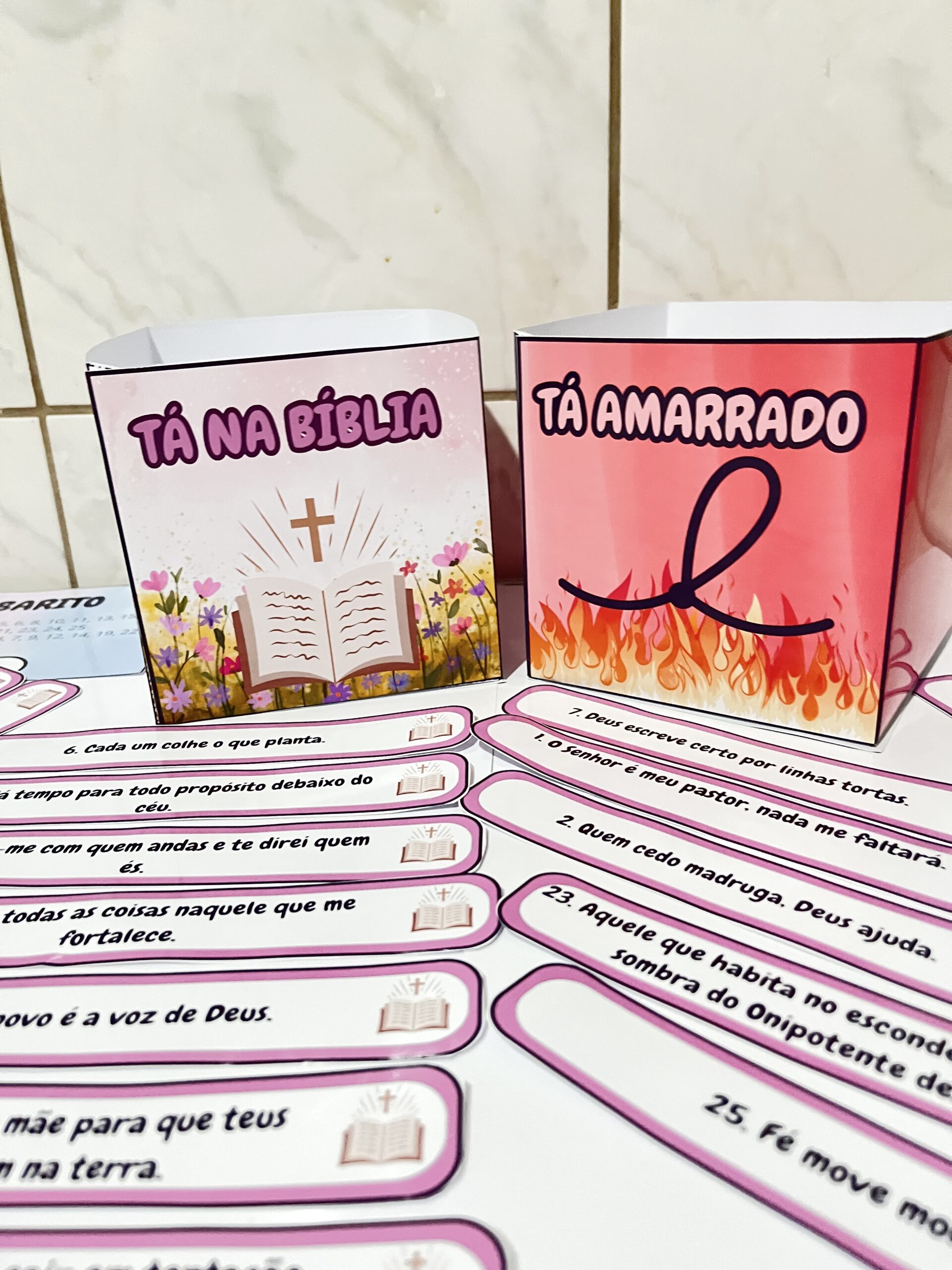 Tána bíblia ou tá amarrado? – Material Pedagógico — amostra 2: Formato e entrega