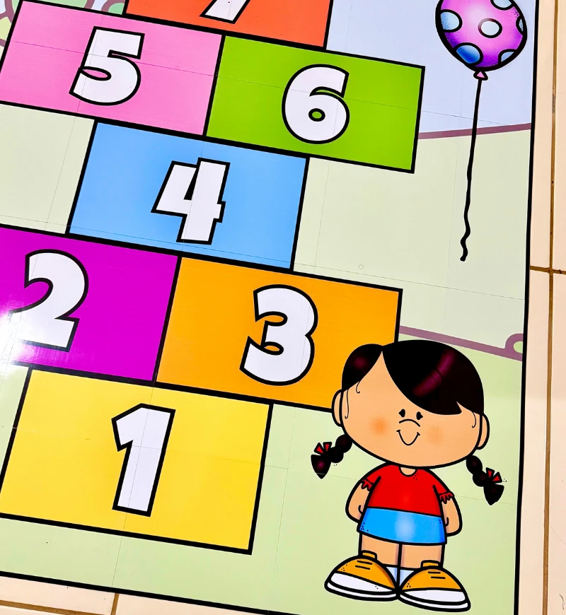 Tapete Amarelinha em PDF para Imprimir na Educação Infantil — amostra 2: O que vem no material