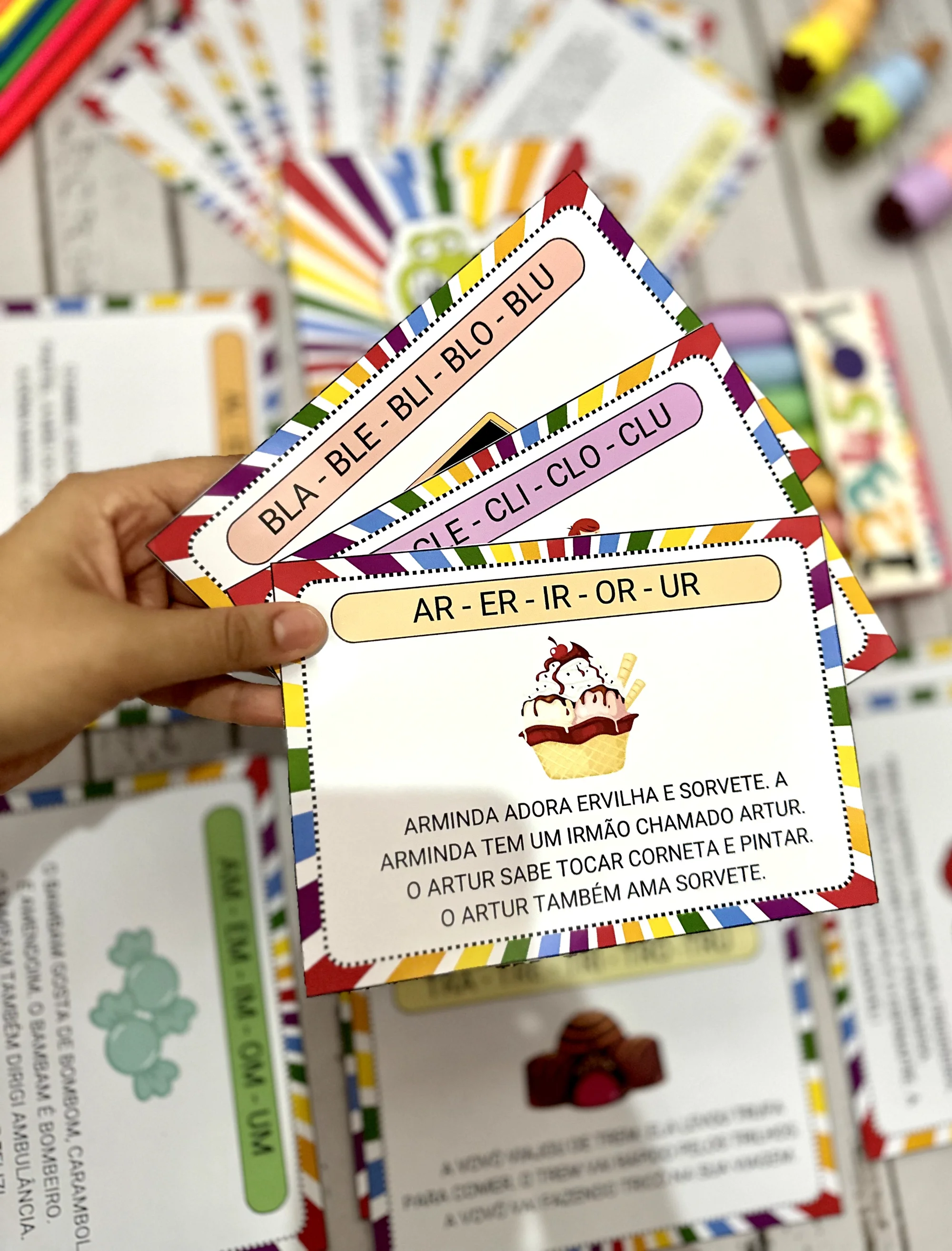 Textinhos para leitura Silabas complexas — amostra 3: O arquivo possui 26 textos para leitura, em que cada um estimula a…