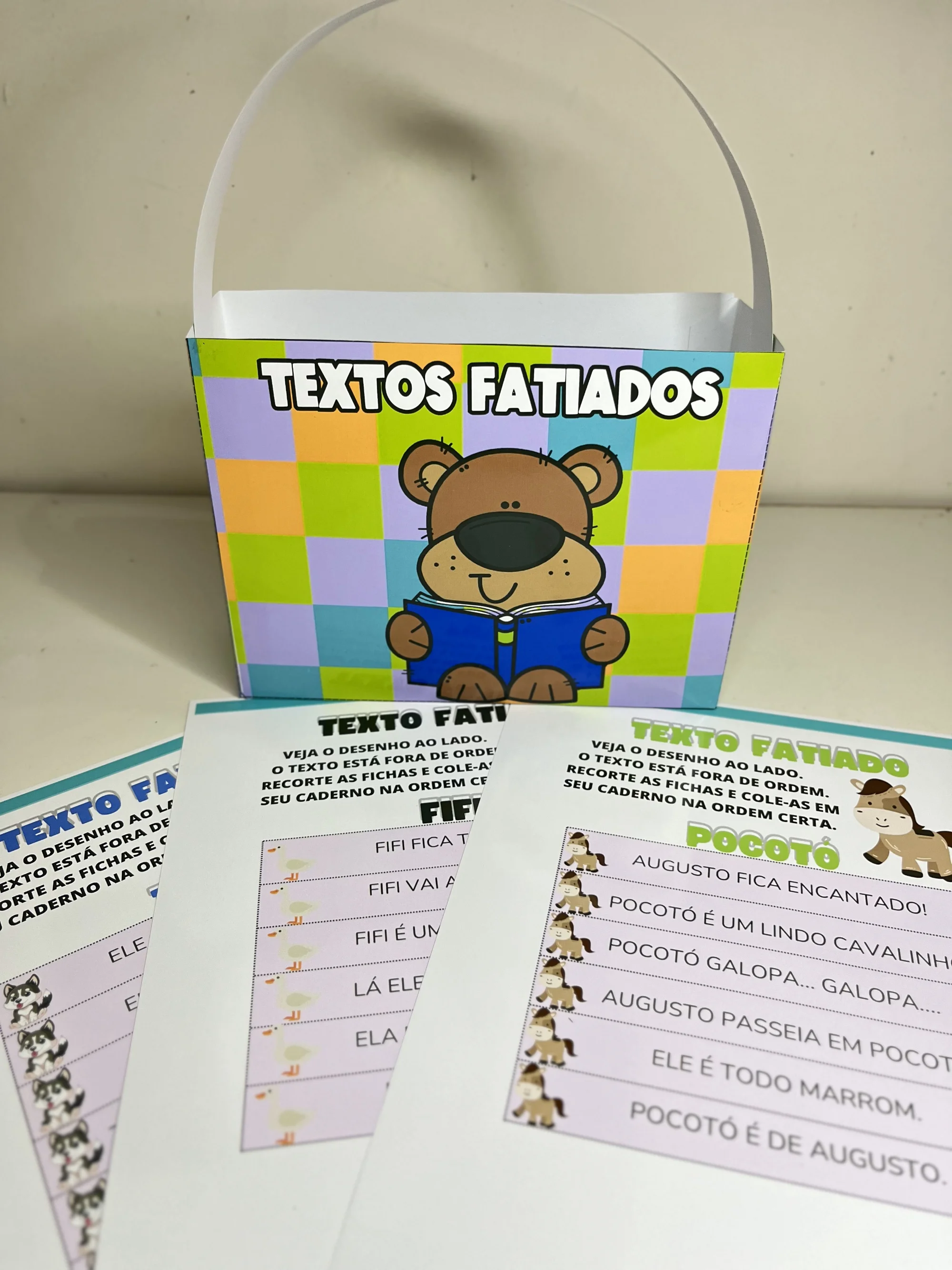 Textos Fatiados com Maletinha – Material Pedagógico — amostra 6: O material acompanha uma linda maletinha para armazenar e…