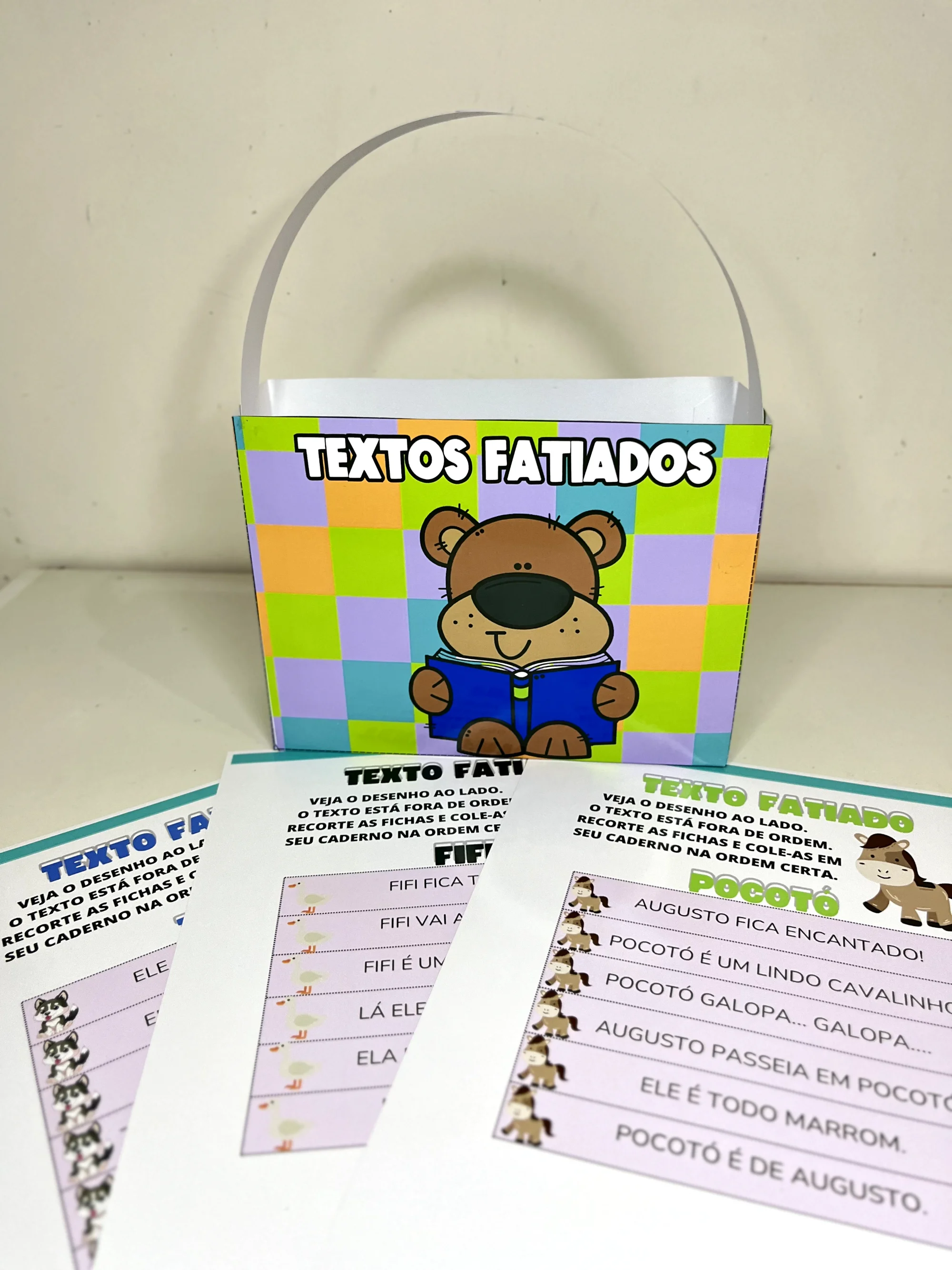 Textos Fatiados para Alfabetização – 1º Ano — amostra 3: Atividades de textos fatiados com 15 páginas para desenvolver… Textos Fatiados para Alfabetização – 1º Ano — amostra 3: Atividades de textos fatiados com 15 páginas para desenvolver…