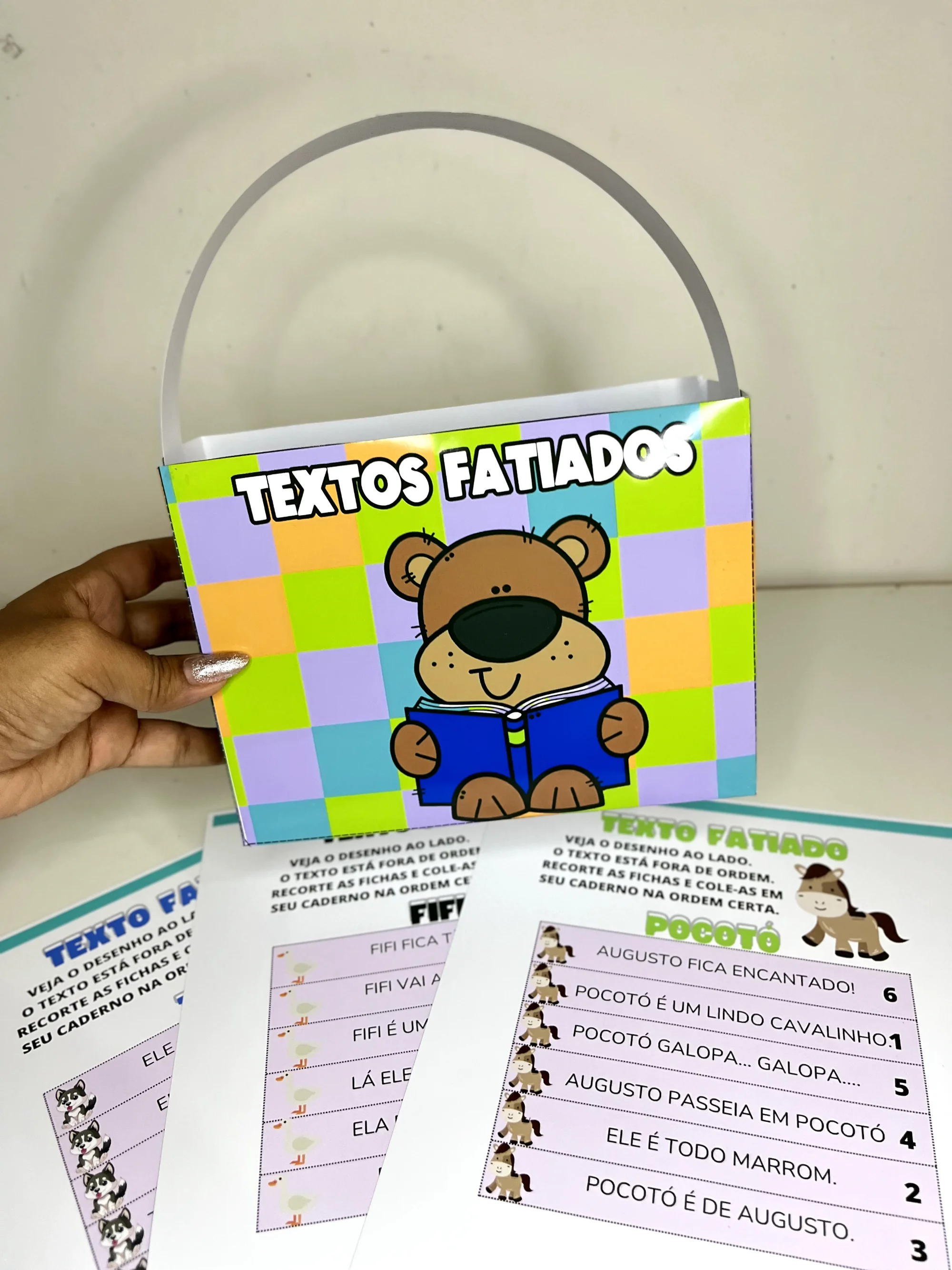 Textos Fatiados para Alfabetização – 1º Ano — amostra 5: Atividades de textos fatiados com 15 páginas para desenvolver… Textos Fatiados para Alfabetização – 1º Ano — amostra 5: Atividades de textos fatiados com 15 páginas para desenvolver…