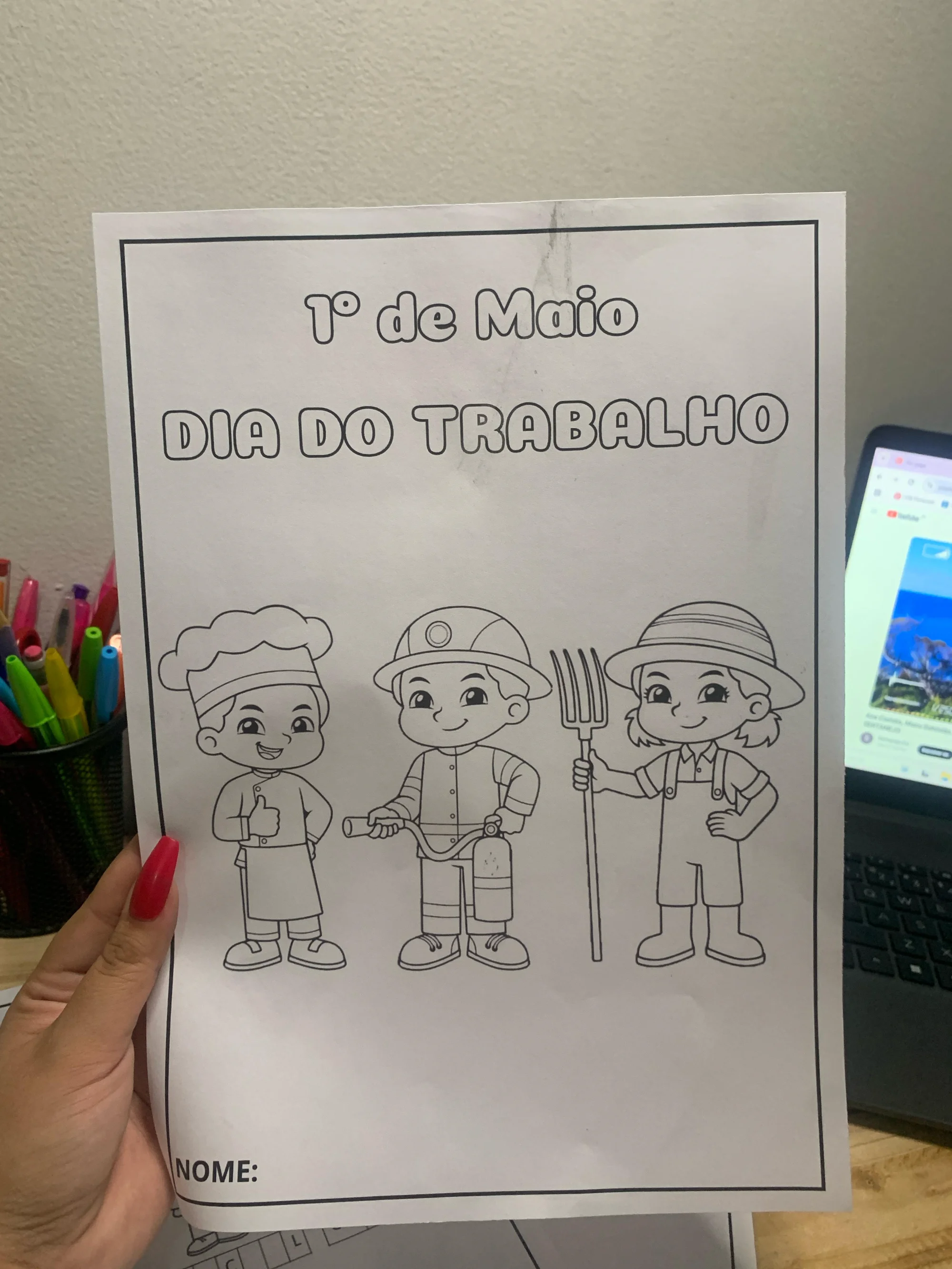TRABALHOLÂNDIA: HISTÓRIA NA LUVA - ATIVIDADE LUDICA DIA DO TRABALHO — amostra 5: Com o material Trabalholândia – História…