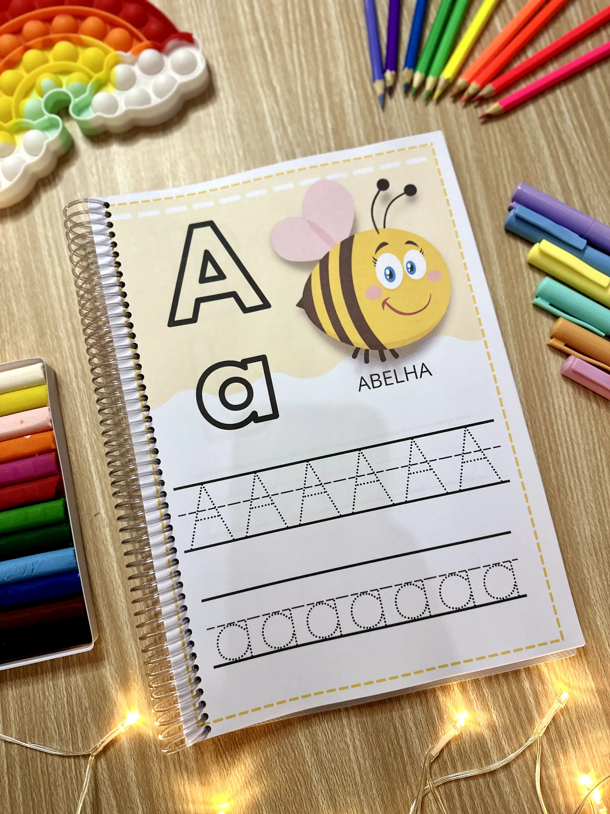 🐝 TRAÇANDO AS LETRAS – ATIVIDADES DE ALFABETIZAÇÃO — amostra 4: Uma apostila lúdica, colorida e cuidadosamente elaborada…