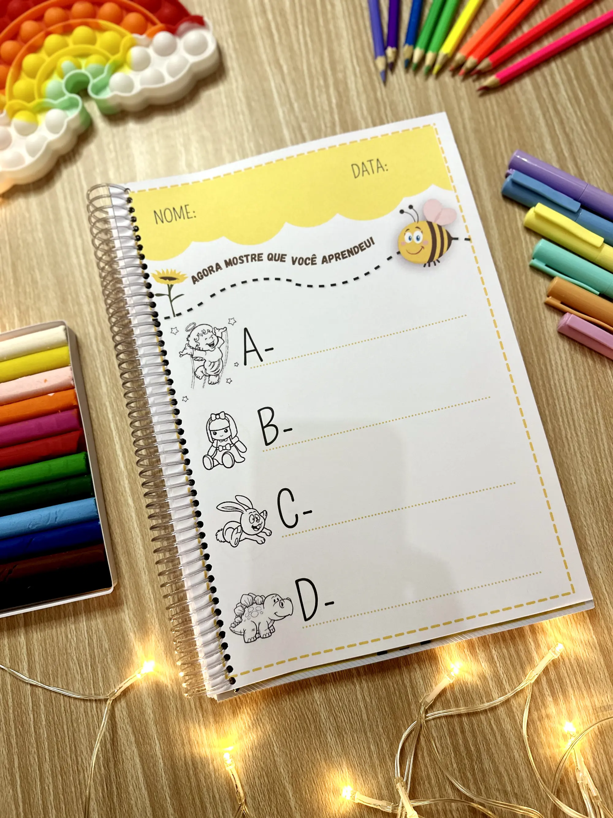 🐝 TRAÇANDO AS LETRAS – ATIVIDADES DE ALFABETIZAÇÃO — amostra 7: Uma apostila lúdica, colorida e cuidadosamente elaborada…