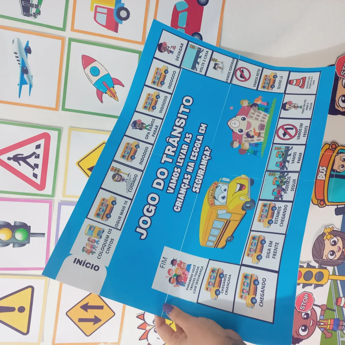 Trânsito Divertido: caderno de Atividades e Jogo Educativo — amostra 3: Jogo do Trânsito: Um tabuleiro dinâmico com…