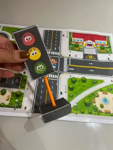 🚦 TRÂNSITO DIVERTIDO - Educação infantil, anos iniciais, reforço.. — amostra 1: O Trânsito Divertido foi pensado para as…