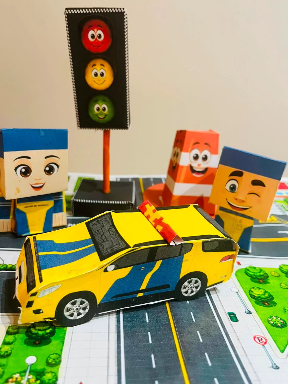 🚦 TRÂNSITO DIVERTIDO 🚗🏙️ — amostra 1: 🚦 TRÂNSITO DIVERTIDO 🚗🏙️ Uma cidade inteira para montar, criar, brincar e…