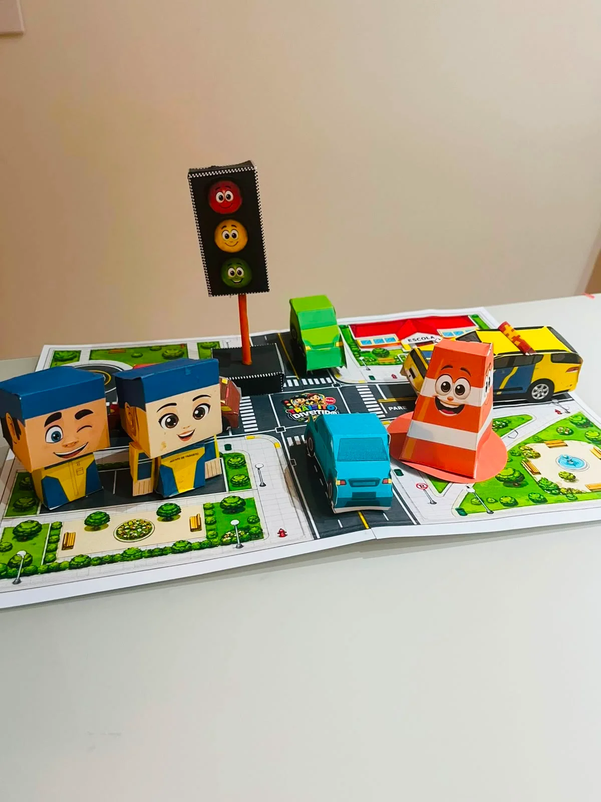 🚦 TRÂNSITO DIVERTIDO 🚗🏙️ — amostra 4: 🚦 TRÂNSITO DIVERTIDO 🚗🏙️ Uma cidade inteira para montar, criar, brincar e…